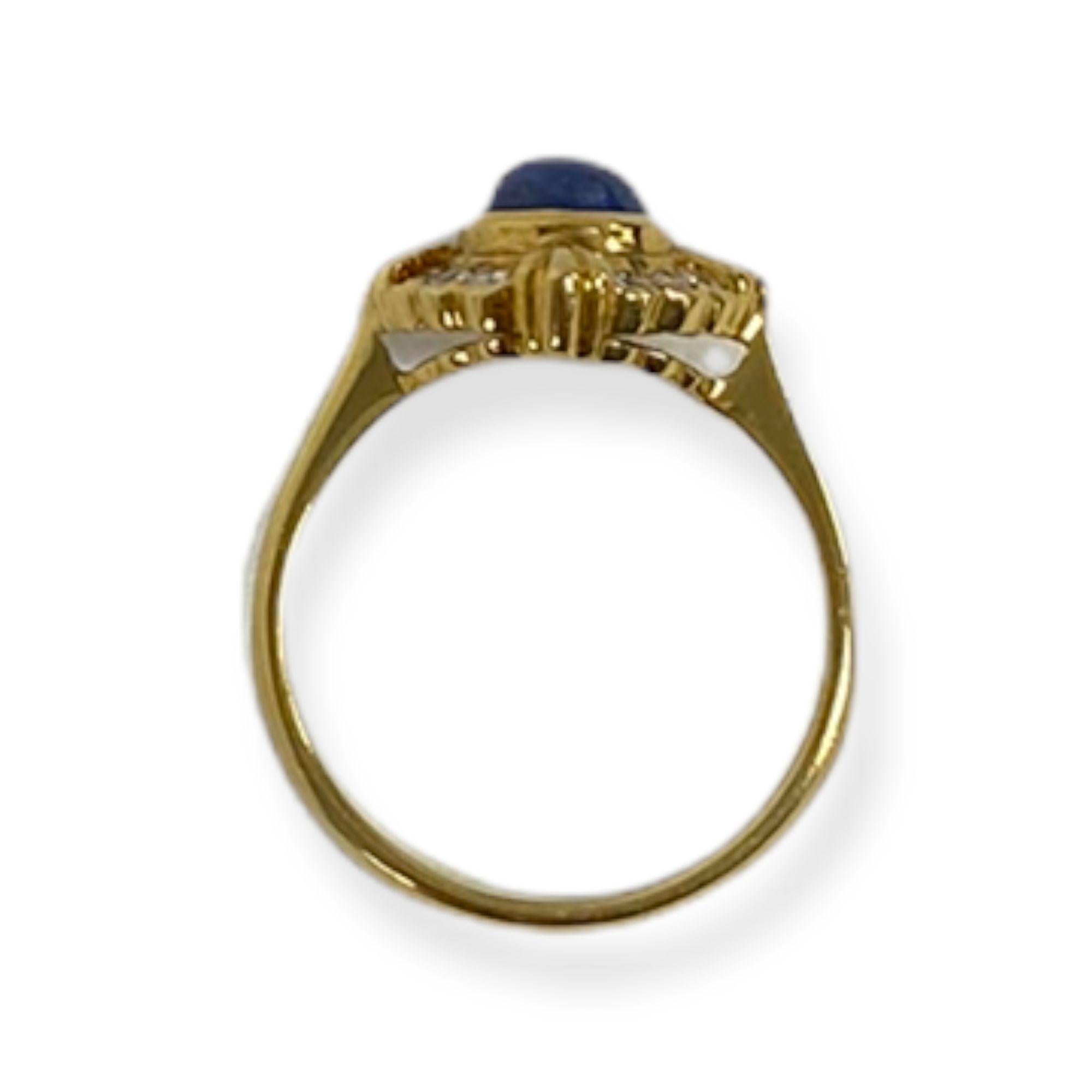 Taille ovale Suzy Levian Bague d'inspiration vintage en or jaune 14 carats avec saphir taille ovale et diamants en vente