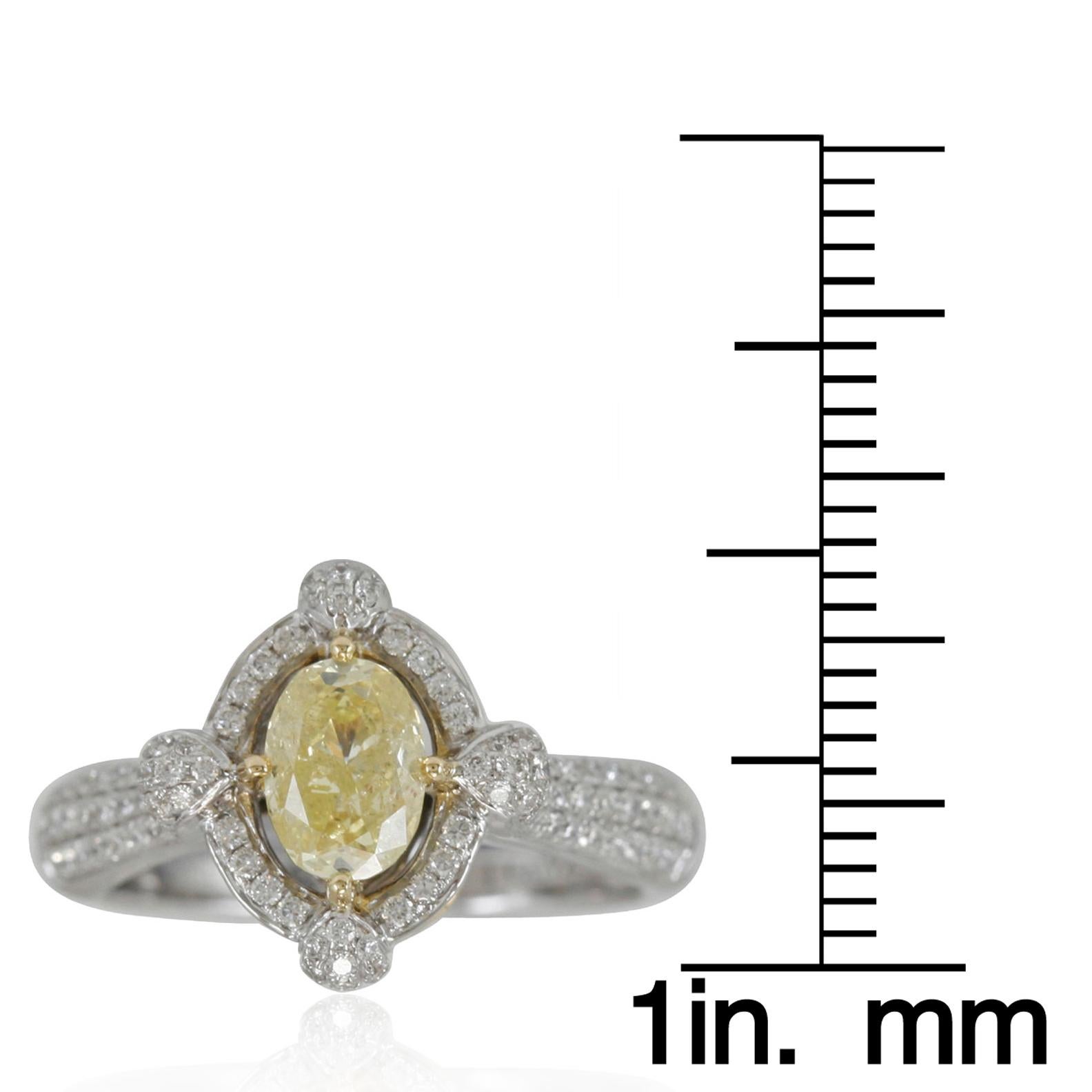 Taille ronde Suzy Levian Bague en or bicolore 18 carats avec diamants jaunes et blancs de couleur fantaisie de taille ovale en vente