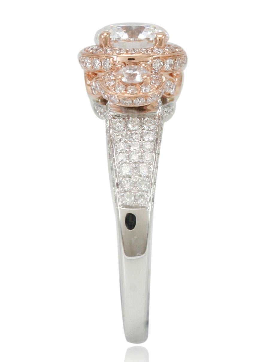 Verlobungsring von Suzy Levian aus 18 Karat zweifarbigem Weiß- und Roségold mit runden Diamanten (Rundschliff) im Angebot