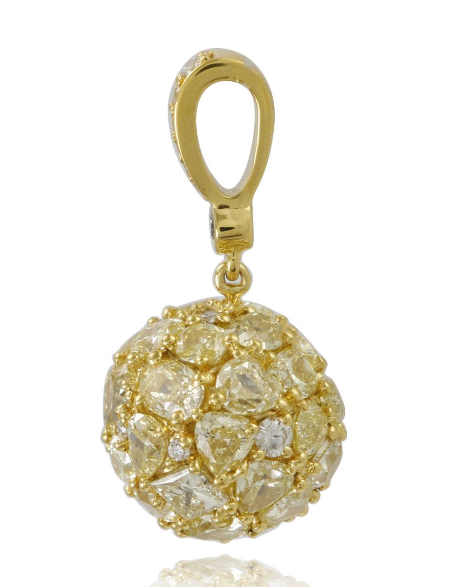 This breathtaking pendant by Suzy Levian is a one-of a kind beauty, elegantly crafted in 18K yellow gold. Starting with yellow diamond lining the bail and then a round-cut white diamond bezel-set in yellow gold, this pendant hangs 25mm in total,