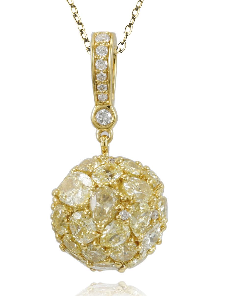 Suzy Levian 18 Karat Yellow Gold and Yellow Diamond Multi-Cut Cluster Pendant In New Condition For Sale In Great Neck, NY