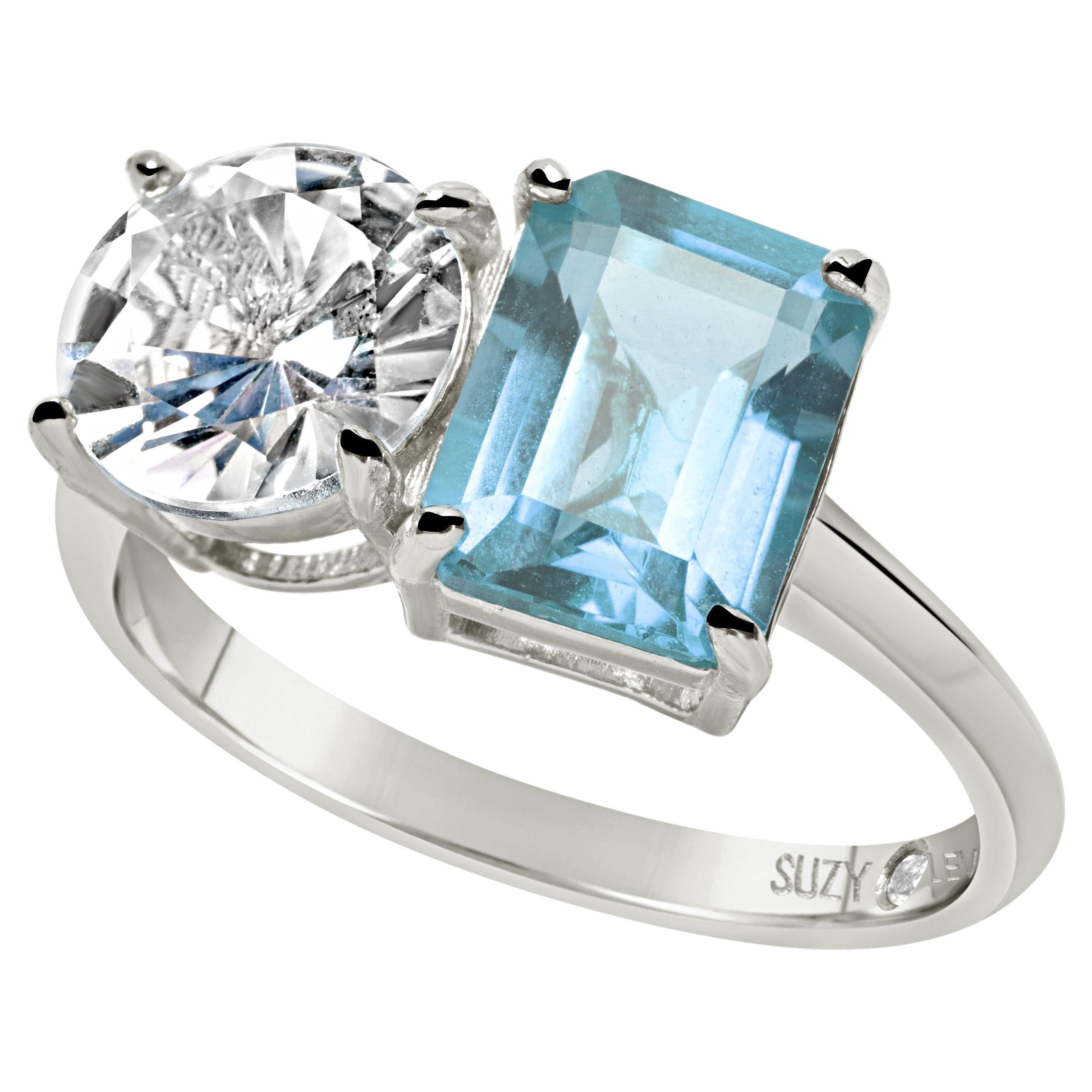 Suzy Levian Sterling Silver White Topaz & Blue Topaz Two Stone Ring (bague à deux pierres en topaze blanche et topaze bleue) en vente