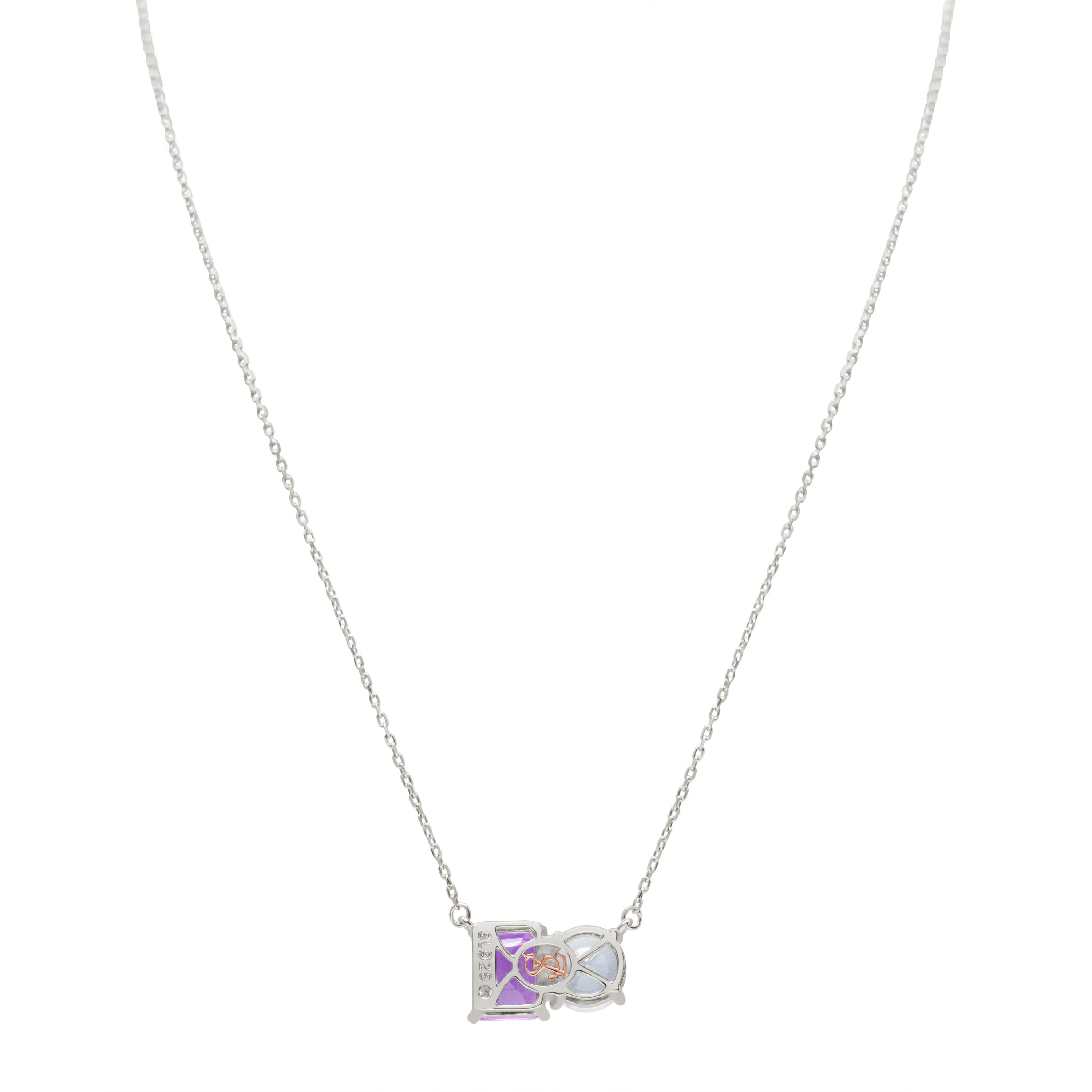 Whiting dans des tons de blanc et de violet, ce collier Suzy Levian est tout à fait dans la tendance et présente une topaze blanche de taille ronde et une améthyste violette de taille émeraude parfaitement assorties. Ce collier symbolise