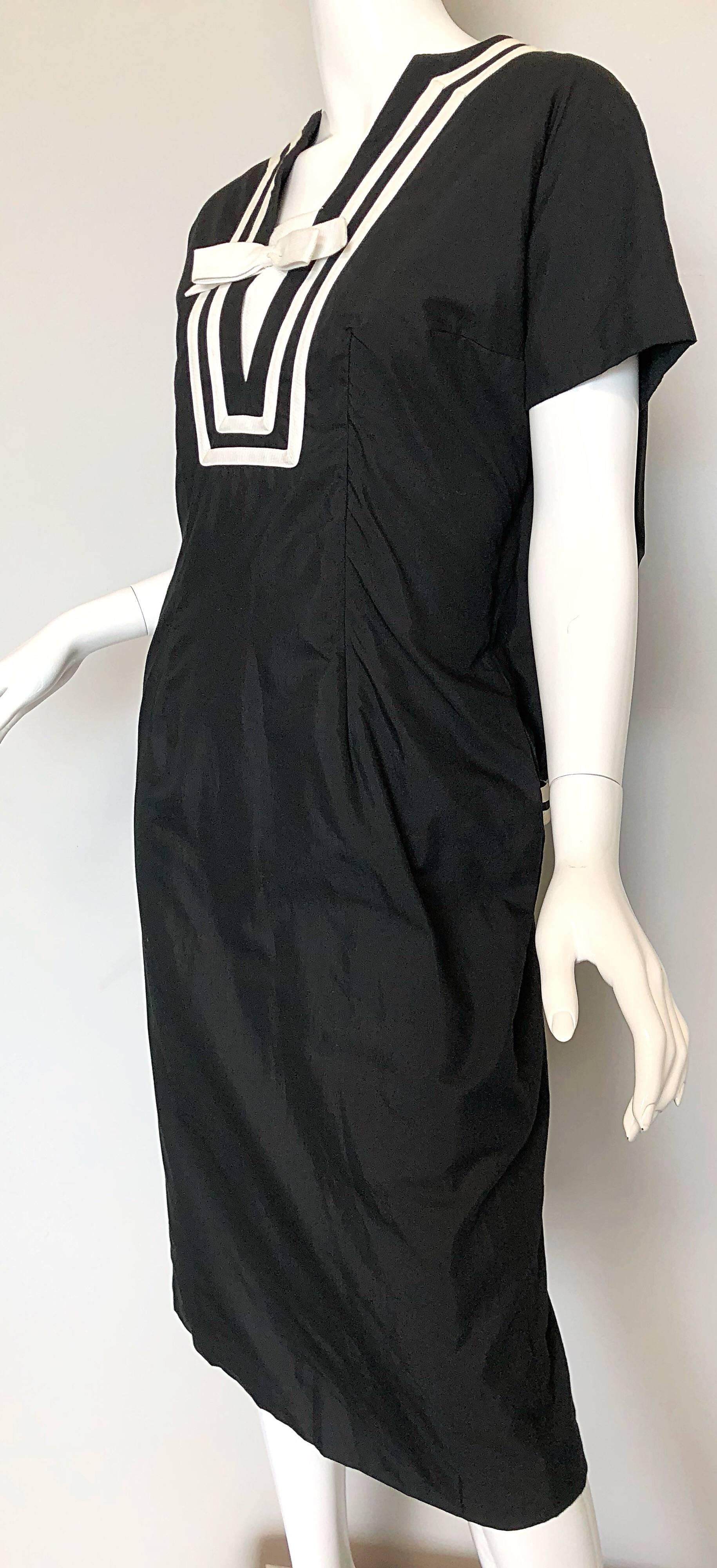 Suzy Perette 1950s Large Size Black and White Nautical Vintage 50s Cotton Dress For Sale 3