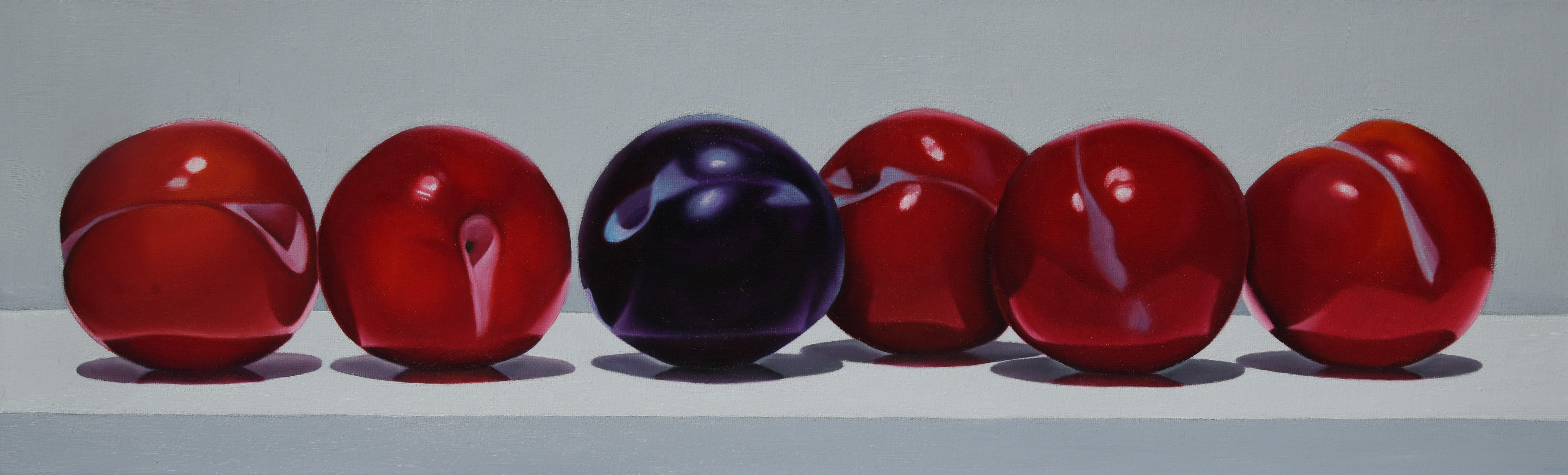 "Eine blaue Pflaume" von Suzy Smith (USA) ist ein Original-Ölgemälde, das eine Reihe von 6 perfekten blauen und roten Pflaumen abbildet.

Über den Künstler:
Suzy Smith stammt aus Wyoming und wohnt derzeit in Albuquerque, NM, nachdem sie viele Jahre