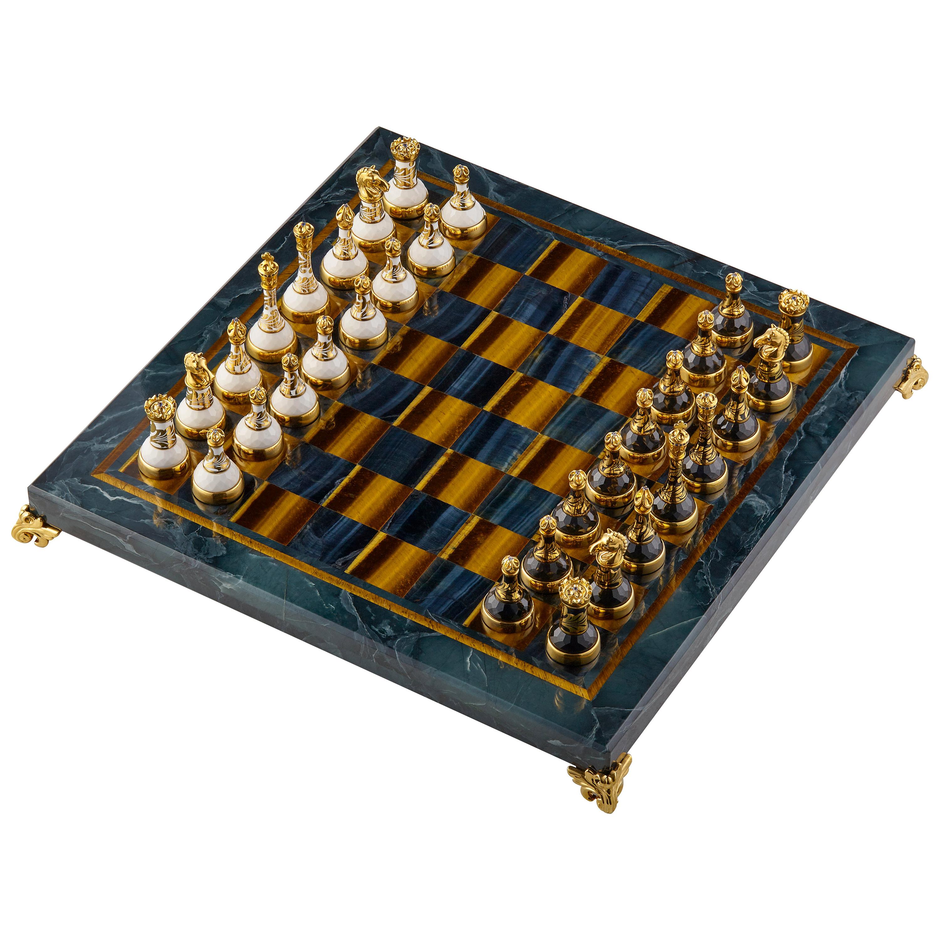SV925 Gold Jewel Chess with Sapphire