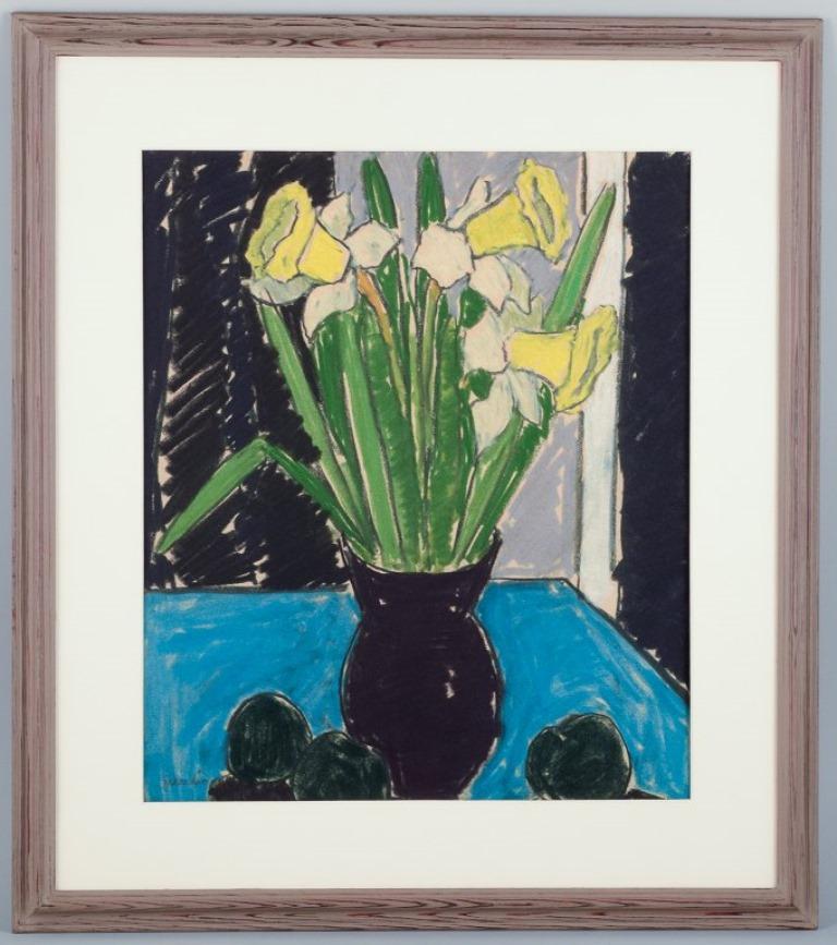 Svän Grandin (1906-1982), artiste suédois.
Technique mixte sur papier. Nature morte florale de style moderniste.
1960s.
Parfait état.
Dimensions de l'image : 36,0 cm x 42,5 cm.
Dimensions totales : 53,0 cm x 60,0 cm.