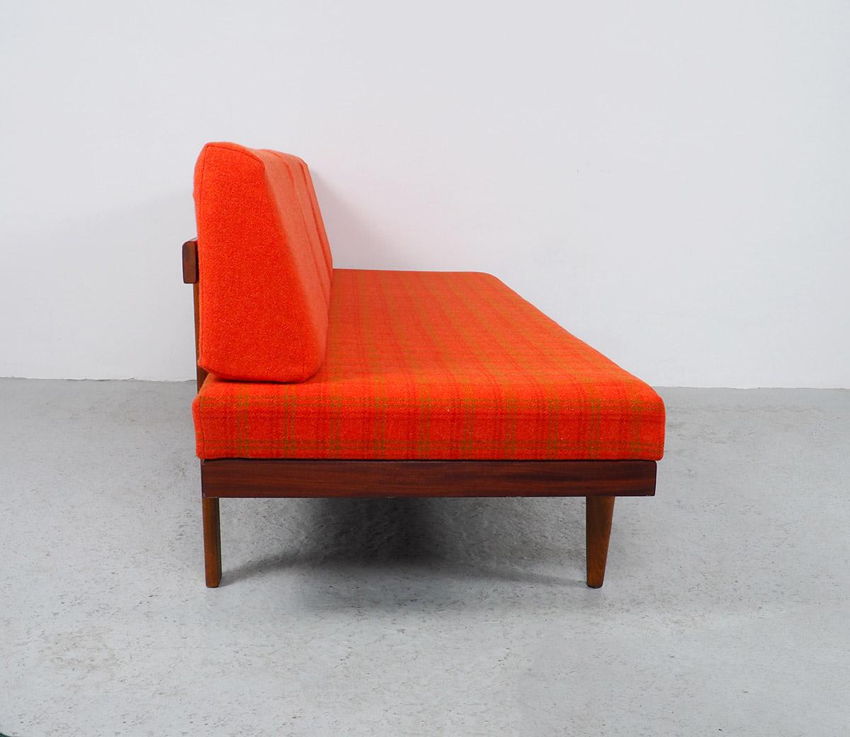Mid-20th Century Svane Daybed in Orange Fabric by Ingmar Relling for Ekornes, 1960s