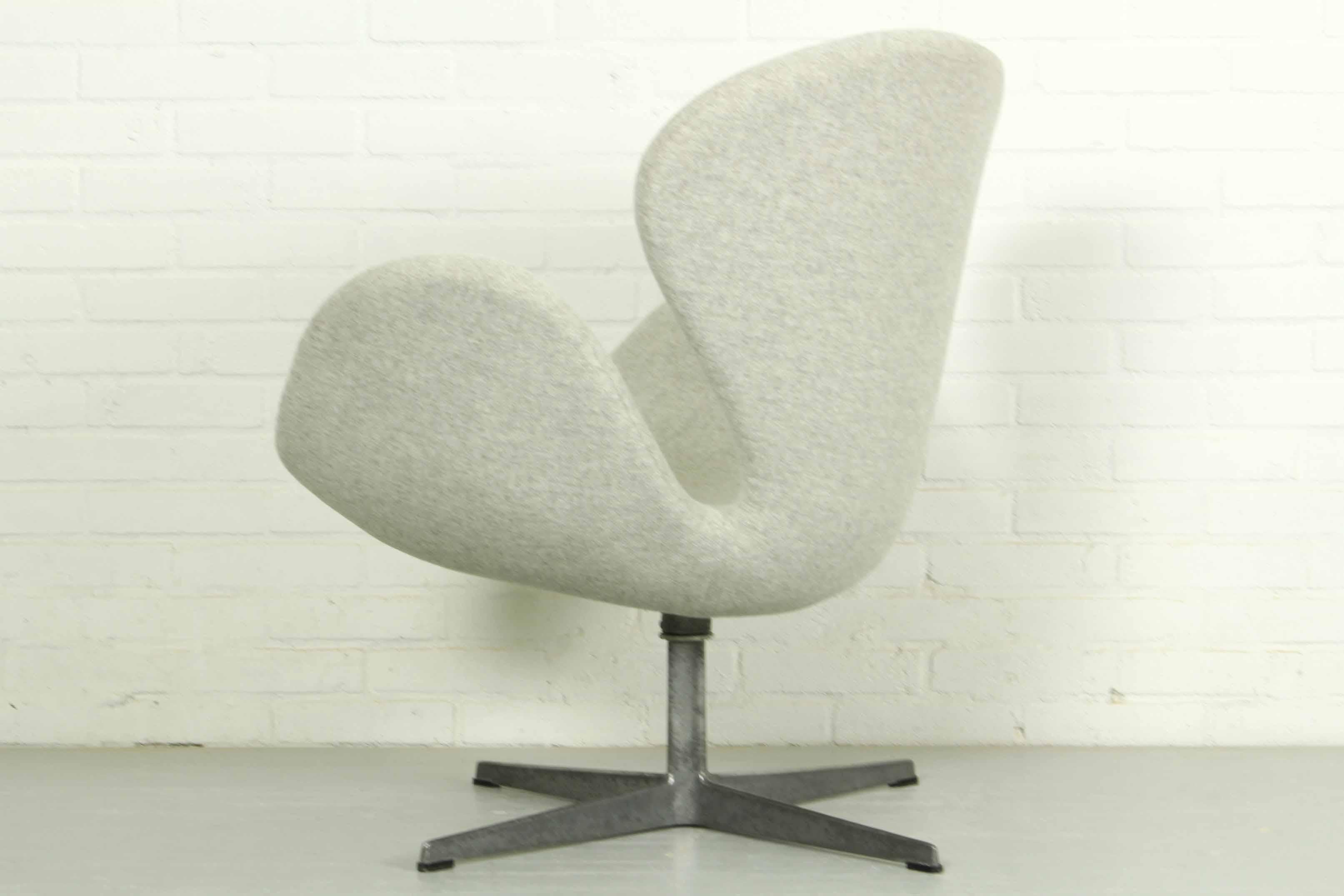 Svanen or Swan Chair by Arne Jacobsen for Fritz Hansen, 1960s For Sale 2