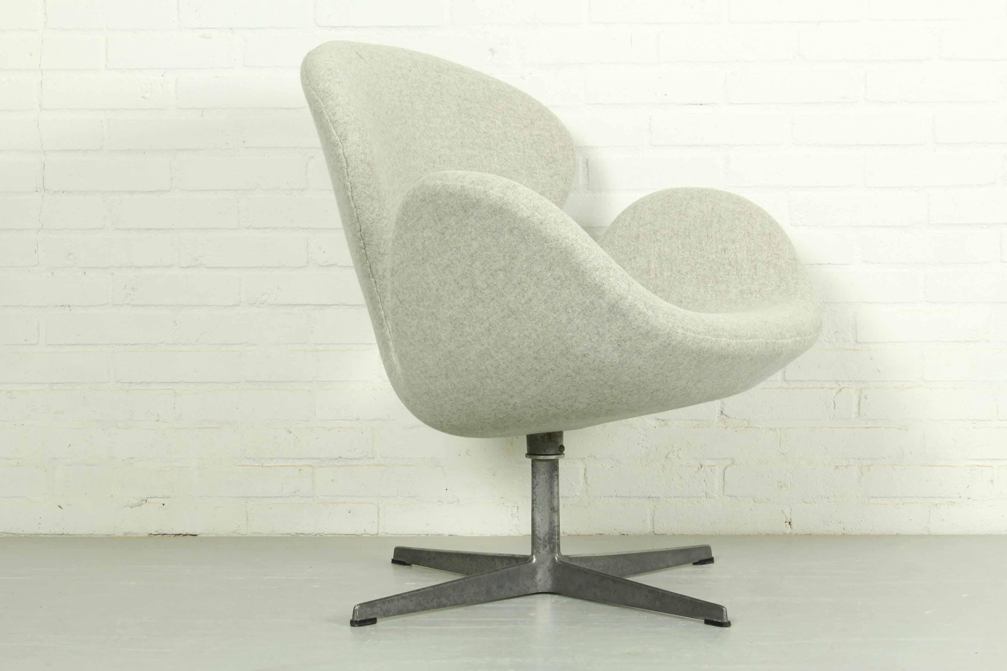 Svanen or Swan Chair by Arne Jacobsen for Fritz Hansen, 1960s For Sale 1