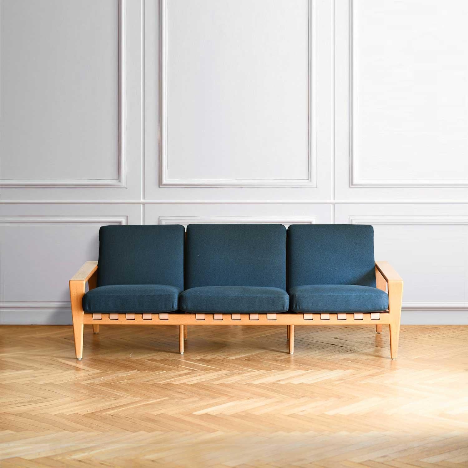 Svante Skogh 1957 “Bodo” Sofa made in Swedish oak
PRODUCT DETAILS
Dimensions: 193w x 80h x 80dcm
Materials: oak wood, fabric
Production: Saffle Mobler 1957
The coordinated armchairs can be purchased separately.