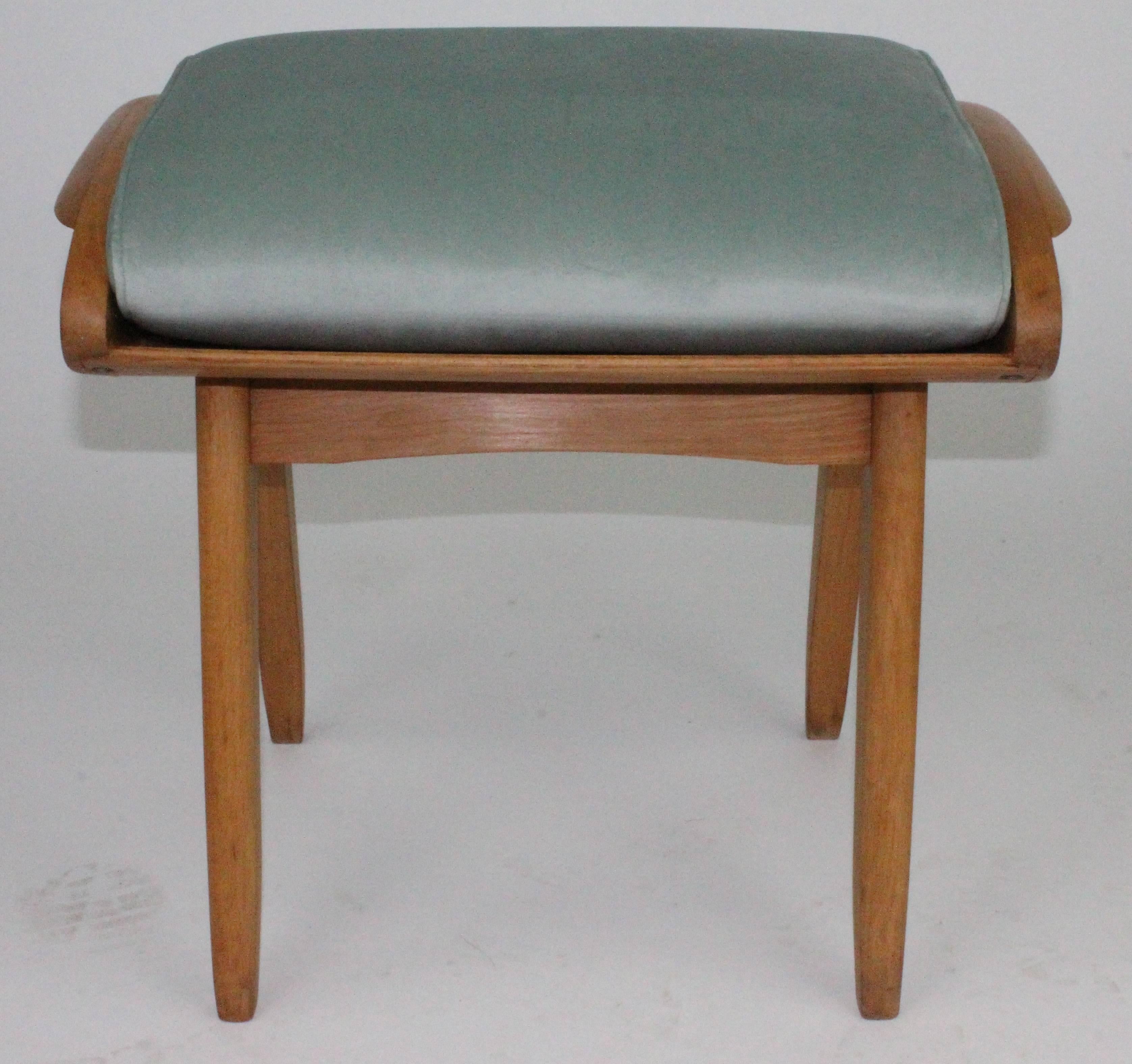 Svante Skogh Chair with Stool for Asko Finland, Design 1954 For Sale 7