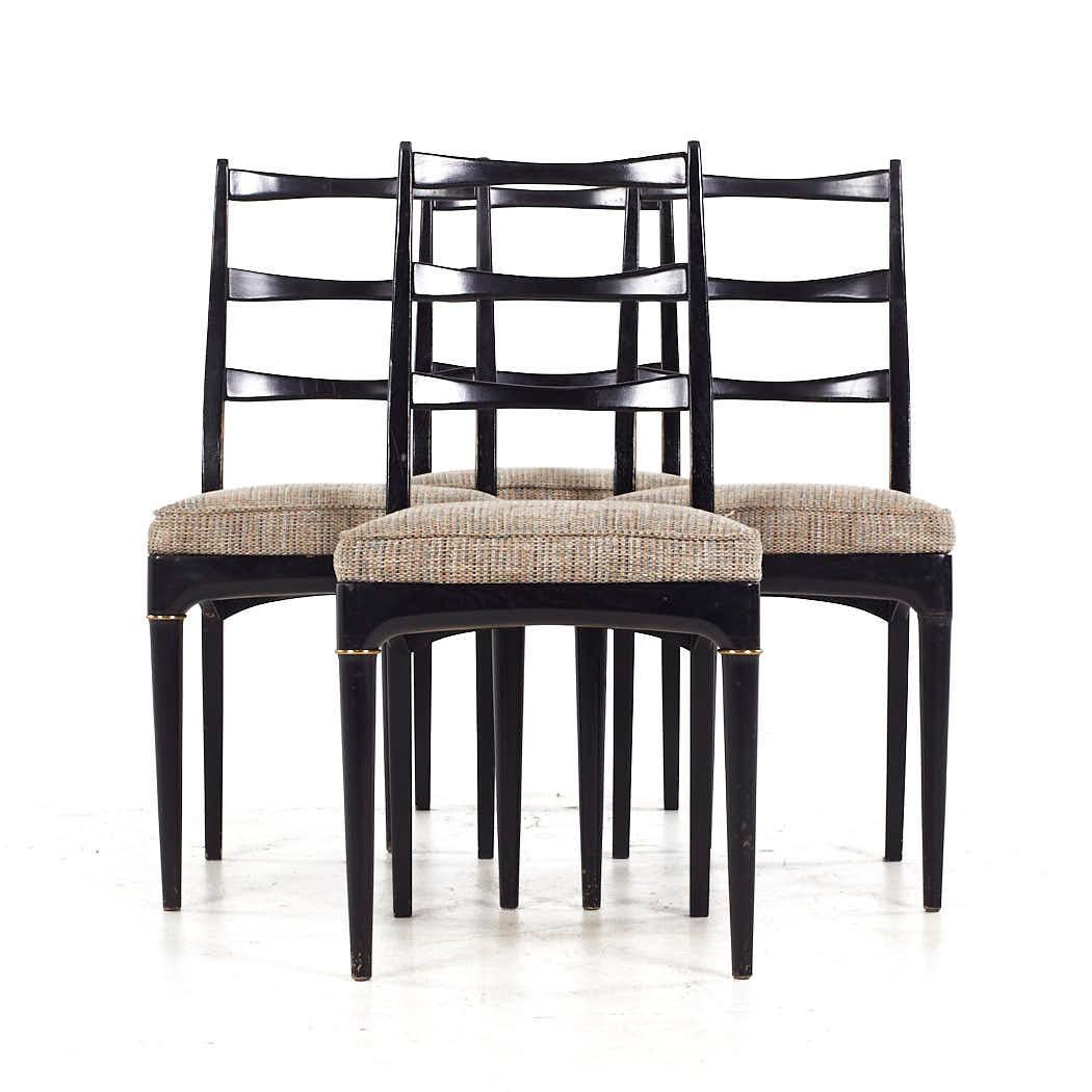 Svante Skogh für Seffle of Sweden, ebonisierte Esszimmerstühle aus der Mitte des Jahrhunderts, 4er-Set

Jeder Stuhl misst: 18 breit x 17,5 tief x 36,25 Zoll hoch, mit einer Sitzhöhe/Stuhlabstand von 19 Zoll

Alle Möbelstücke sind in einem so