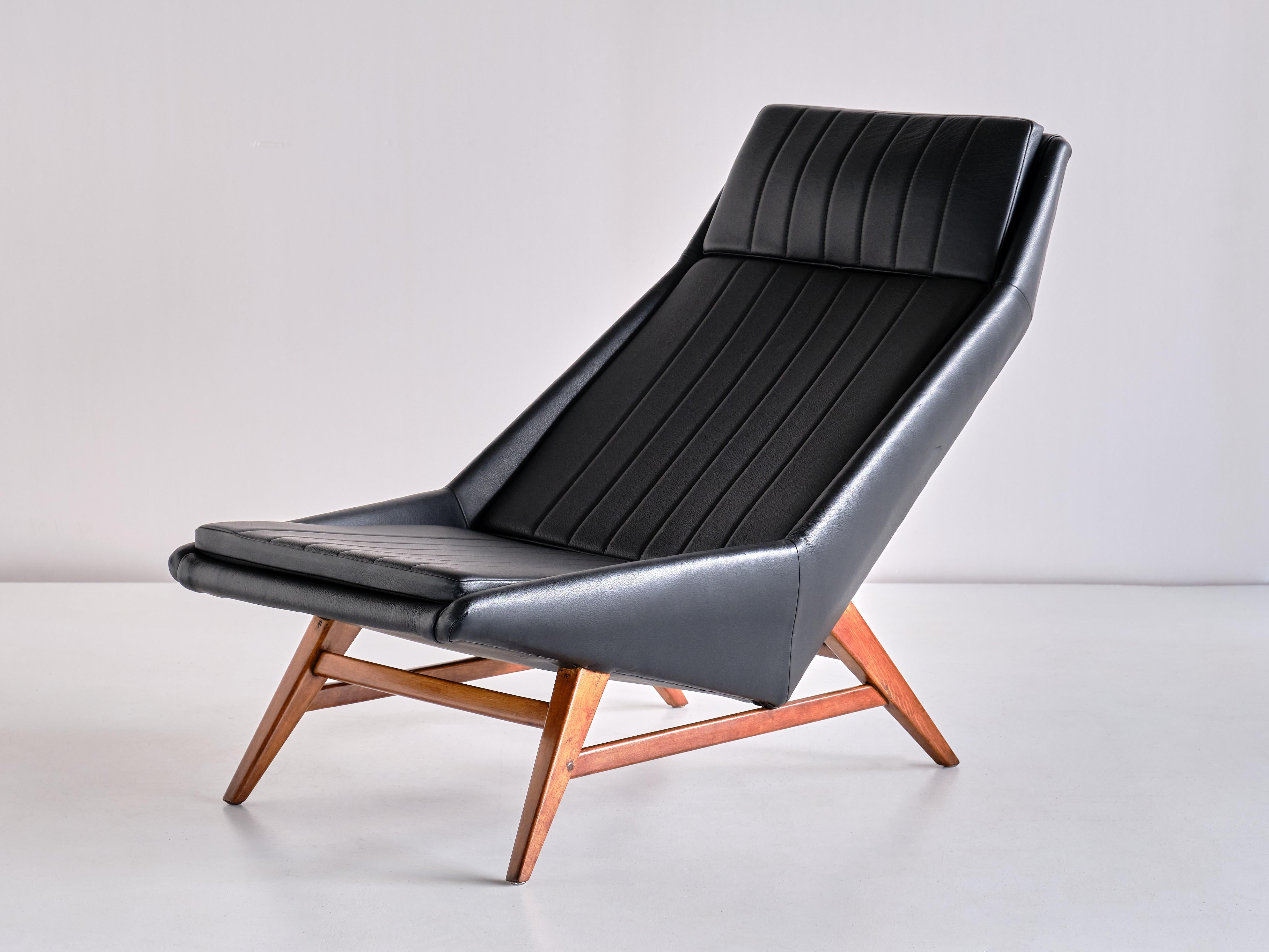 Svante Skogh Lounge Chair in Leather and Beech, AB Hjertquist & Co, Sweden, 1955 For Sale 1