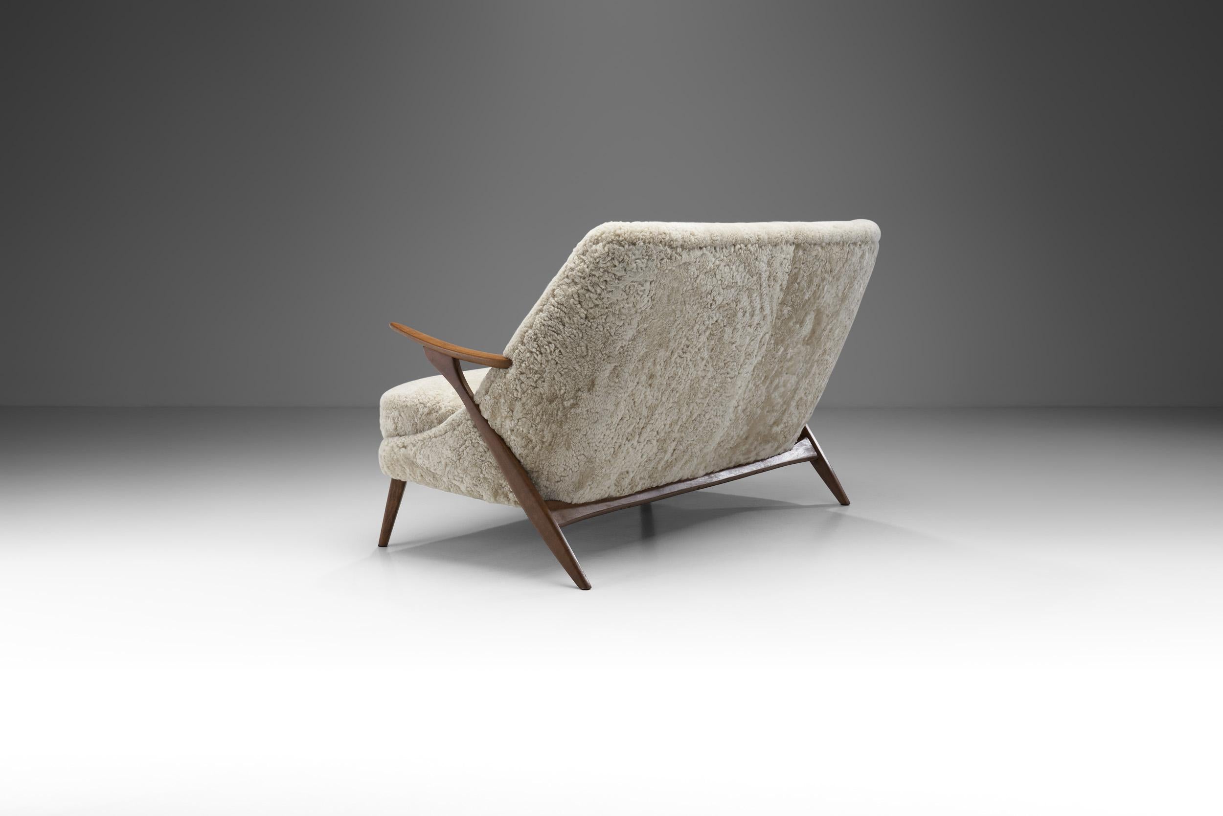 Svante Skogh Zweisitziges Sofa für Ab Seffle Möbelfabrik AB, Schweden 1950er Jahre (Moderne der Mitte des Jahrhunderts) im Angebot