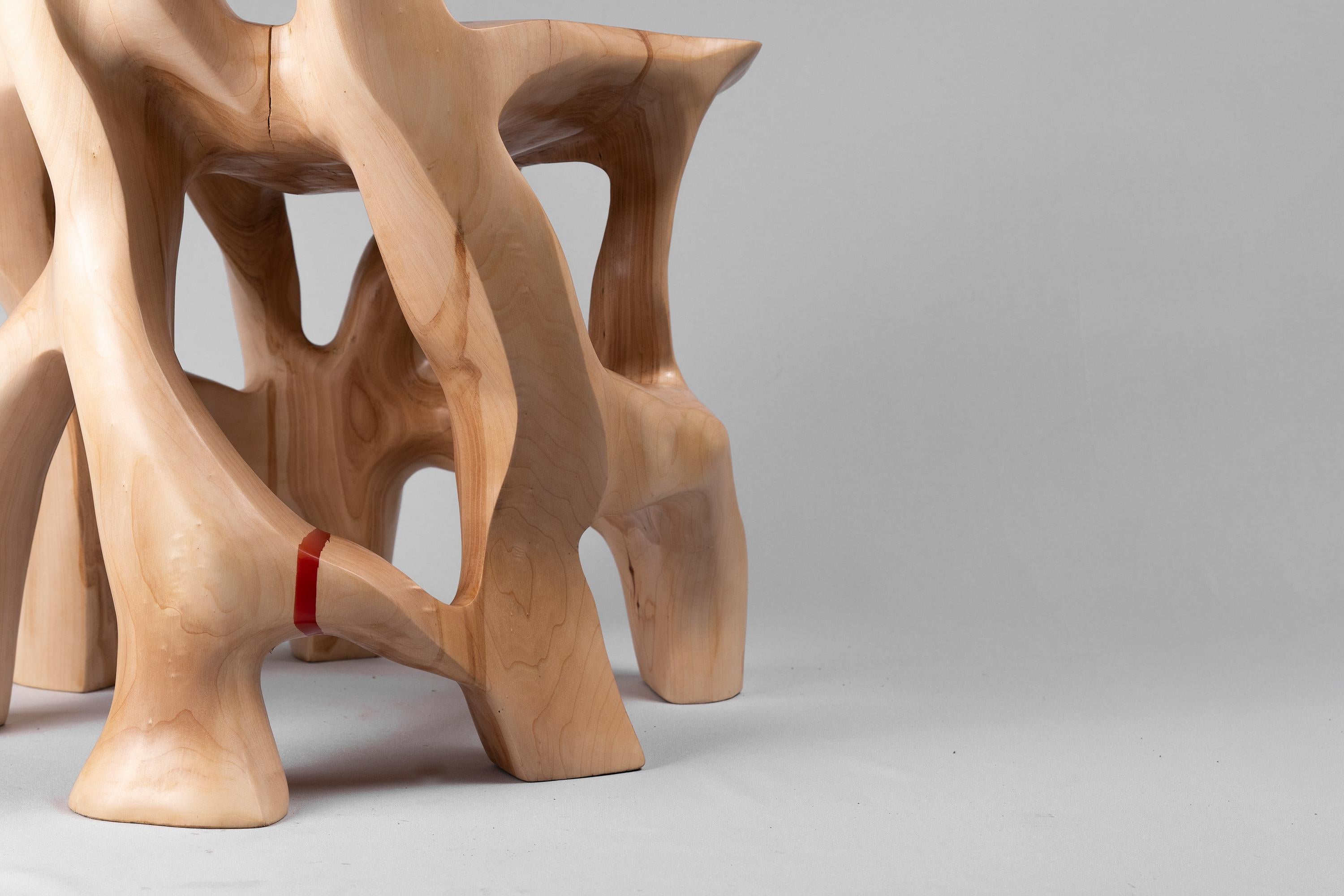 Svarun, Chaise en bois massif, sculptée dans une seule pièce de Wood, Logniture en vente 5