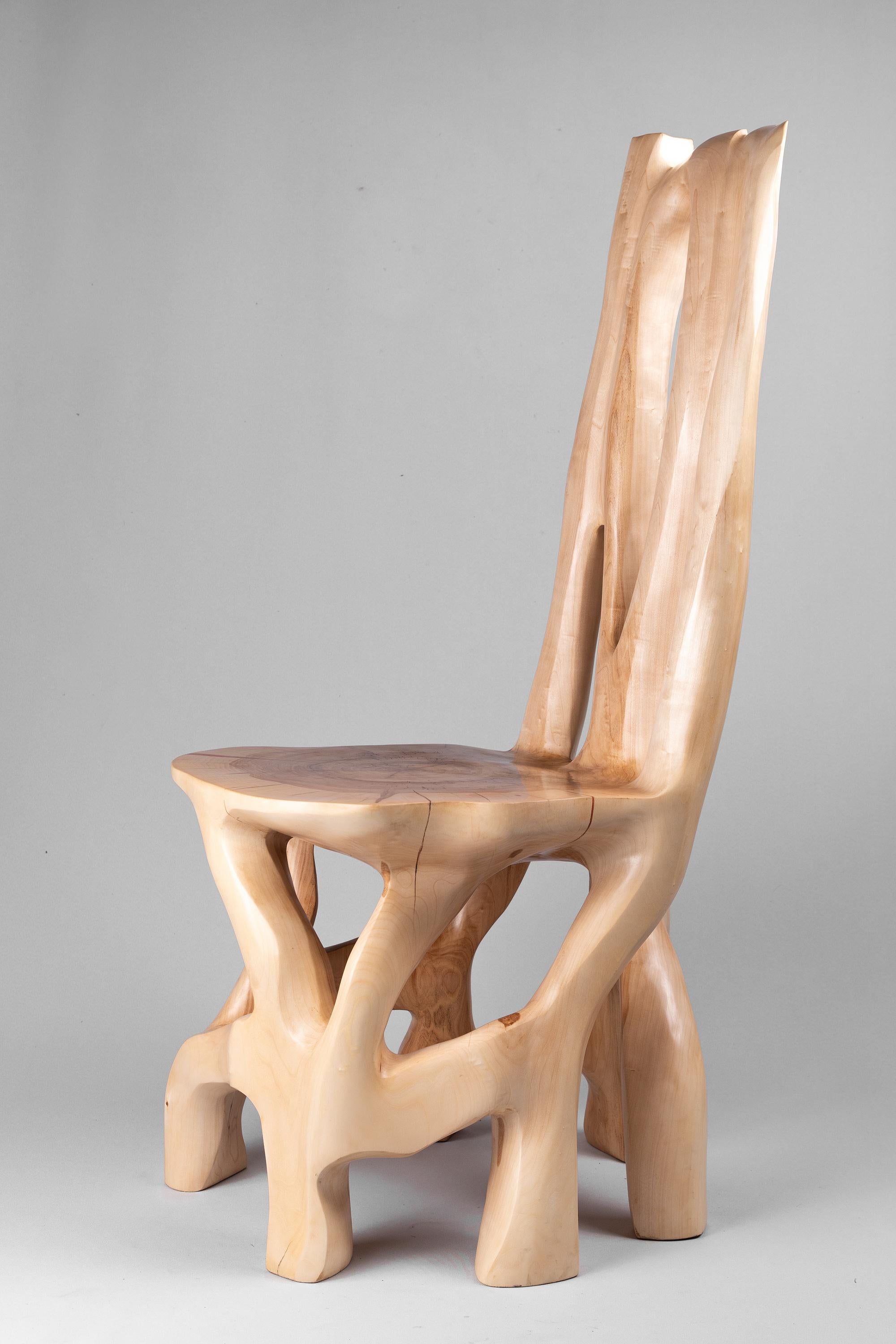 Sculpté Svarun, Chaise en bois massif, sculptée dans une seule pièce de Wood, Logniture en vente