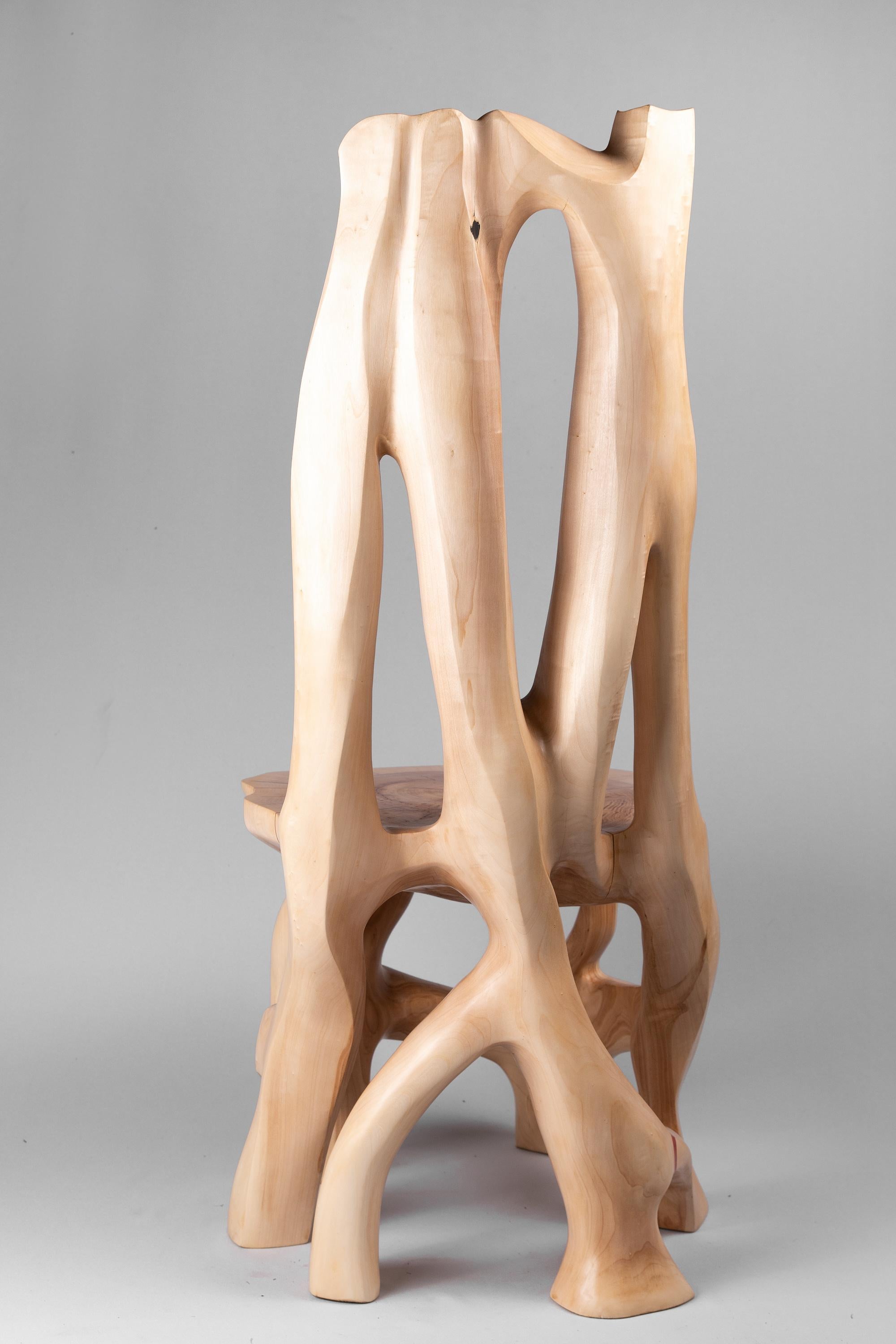 Bois Svarun, Chaise en bois massif, sculptée dans une seule pièce de Wood, Logniture en vente