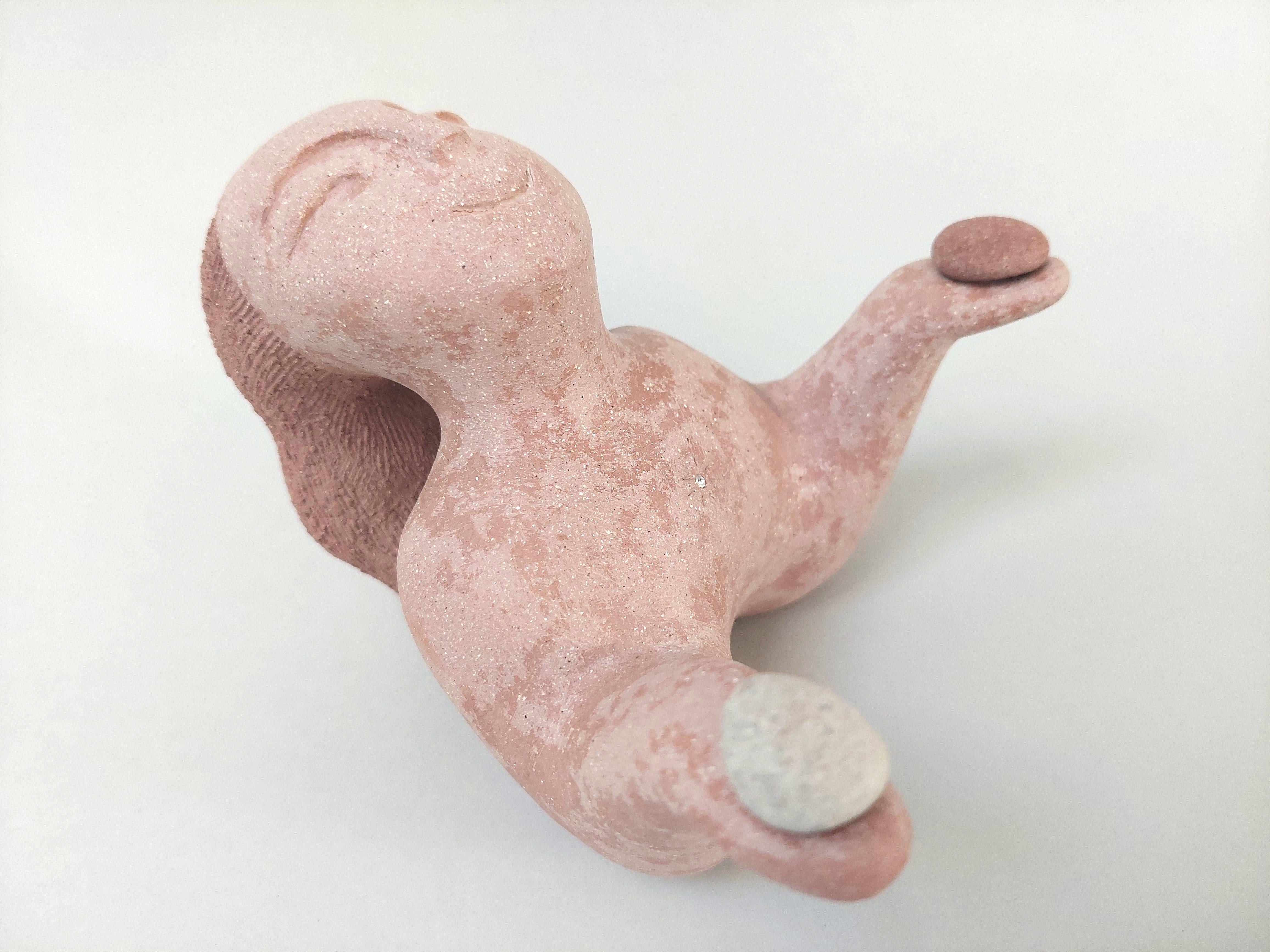 Keramik-Skulptur einer Frau im Inneren Ausgewogenen im Angebot 2