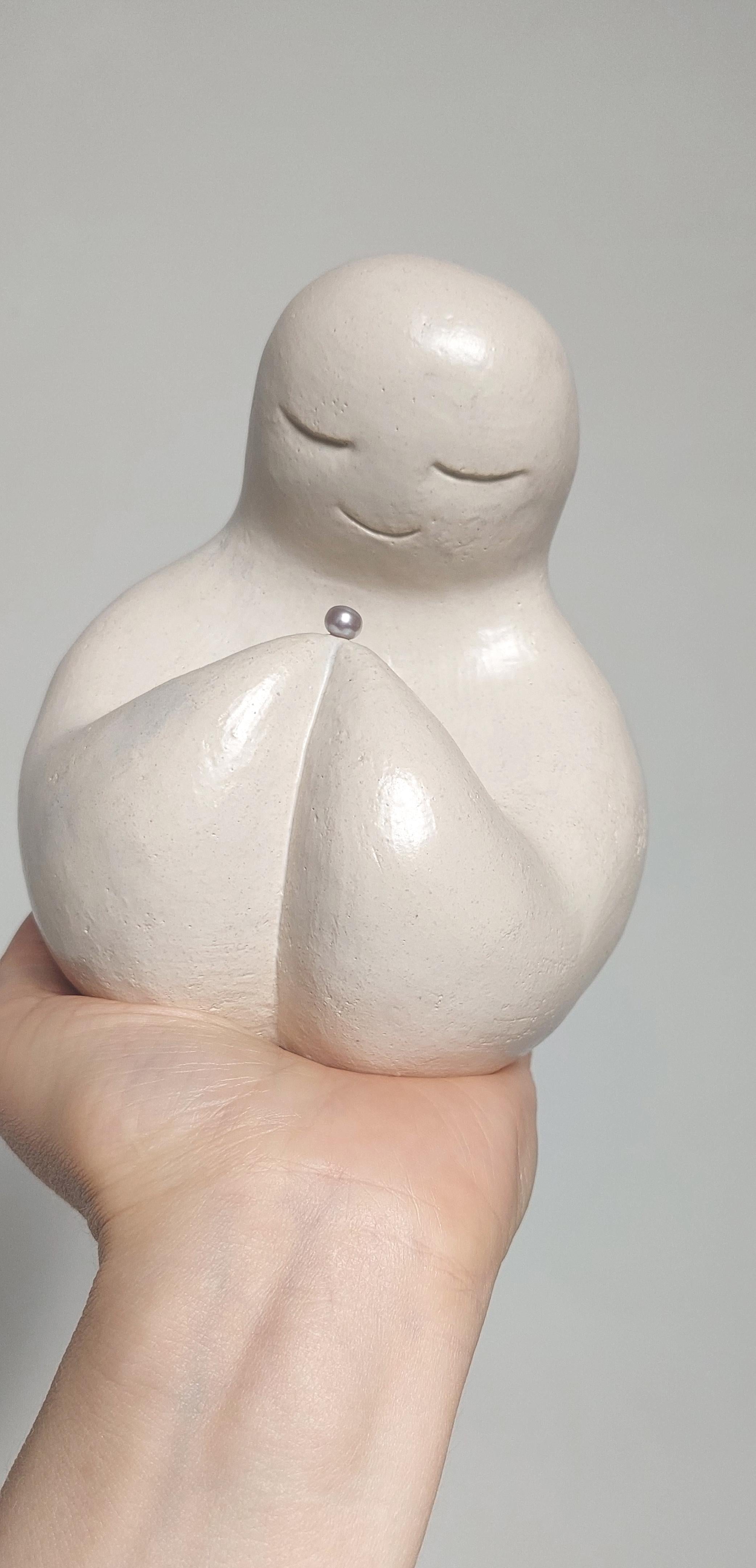 Figurative Ceramic Sculpture. Pearl. For Sale 9