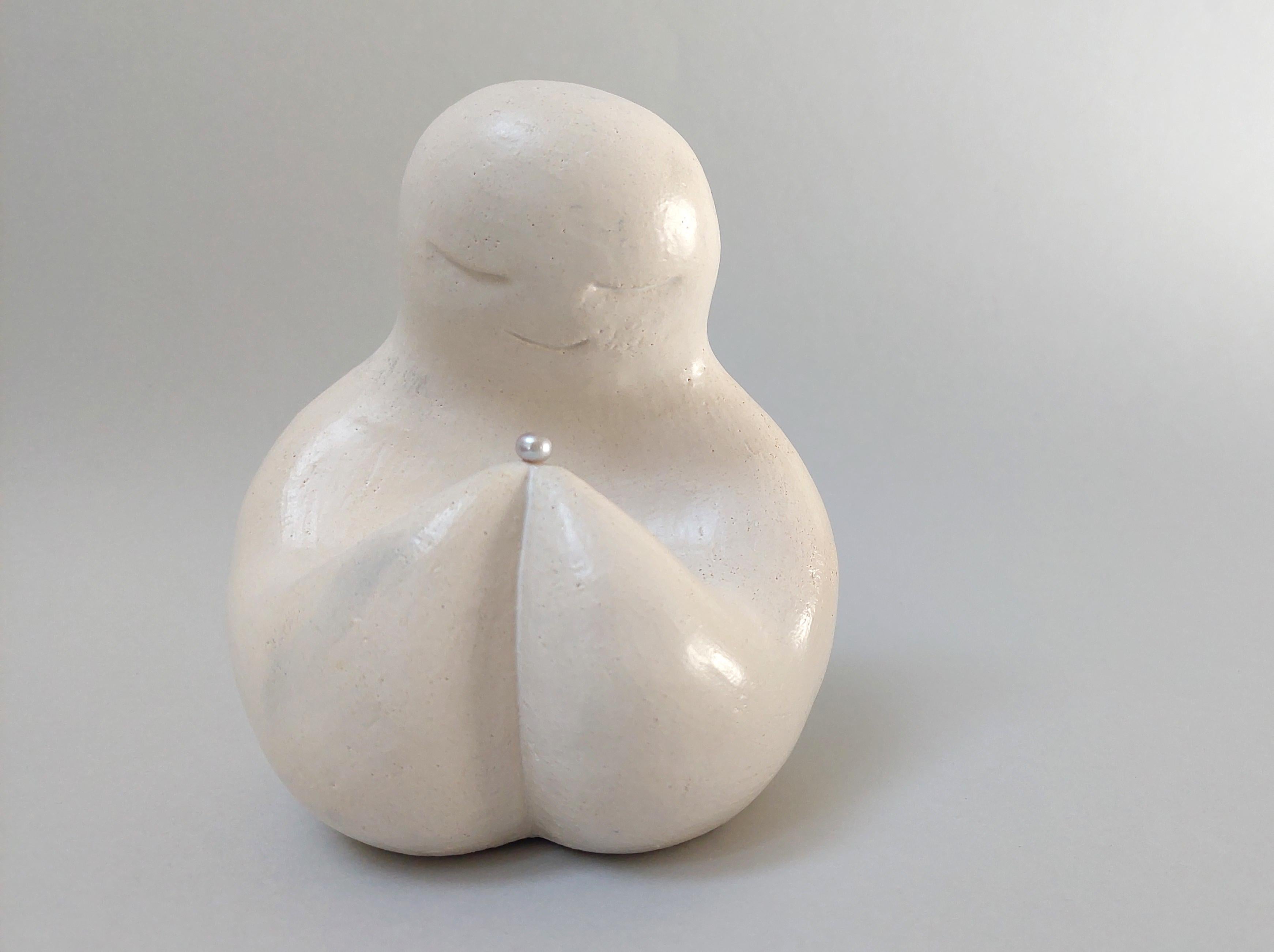 Figurative Ceramic Sculpture. Pearl. For Sale 2