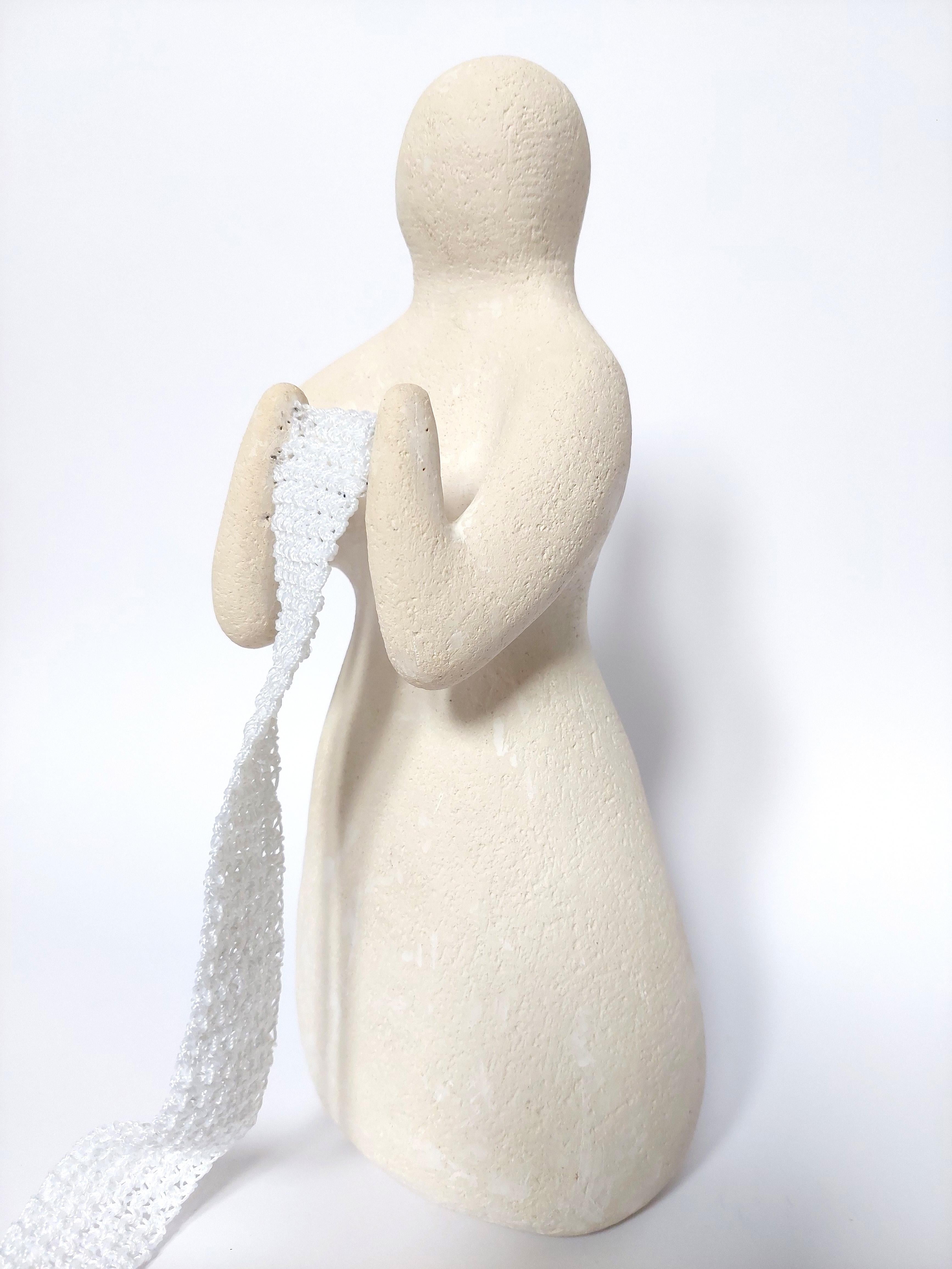 Figure of a woman. Ceramic sculpture with meaning. Feminine energy. White Way. - Modern Sculpture by Sve Gri