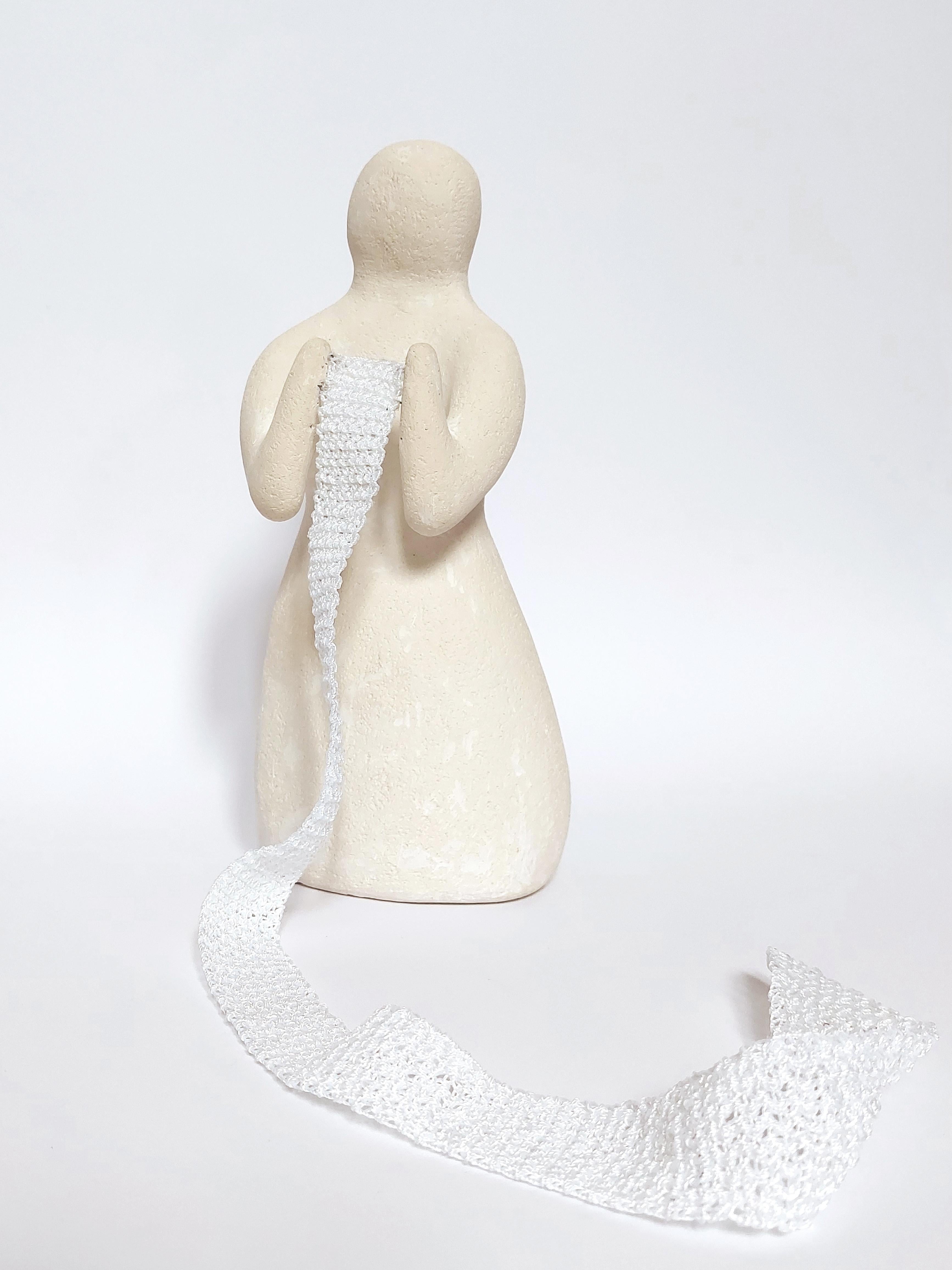 Sve Gri Figurative Sculpture - Figure of a woman. Ceramic sculpture with meaning. Feminine energy. White Way.