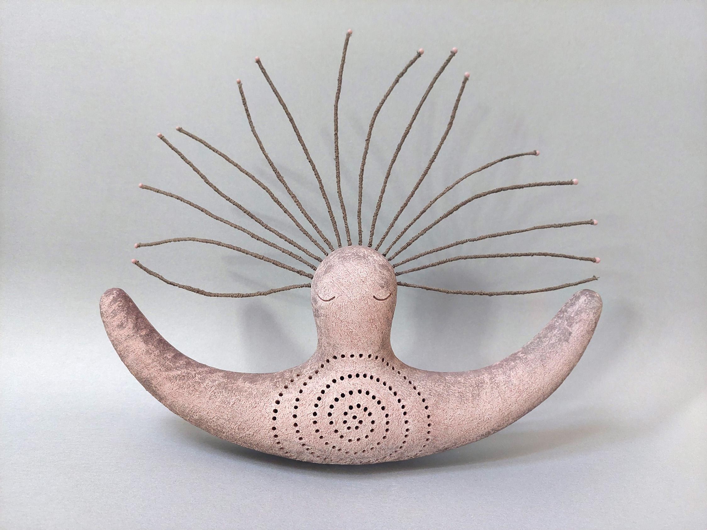 Motifs invisibles. Spirale. Sculpture de femme par Sve Gri