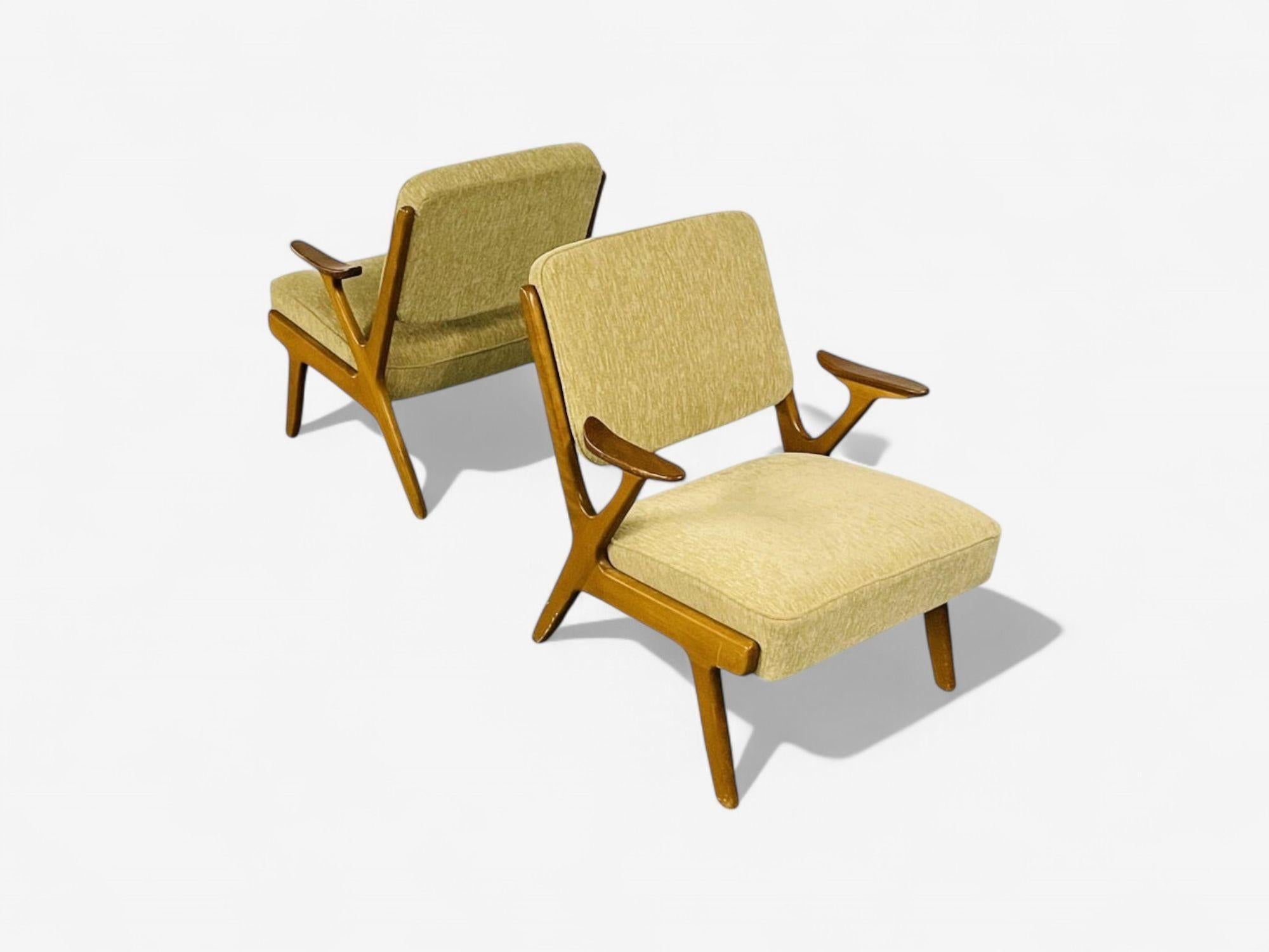 Svegards Makaryd, Swedish Modern, Wood, Fabric, Lounge Chairs, Sweden, 1960s In condizioni buone in vendita a Manhasset, NY