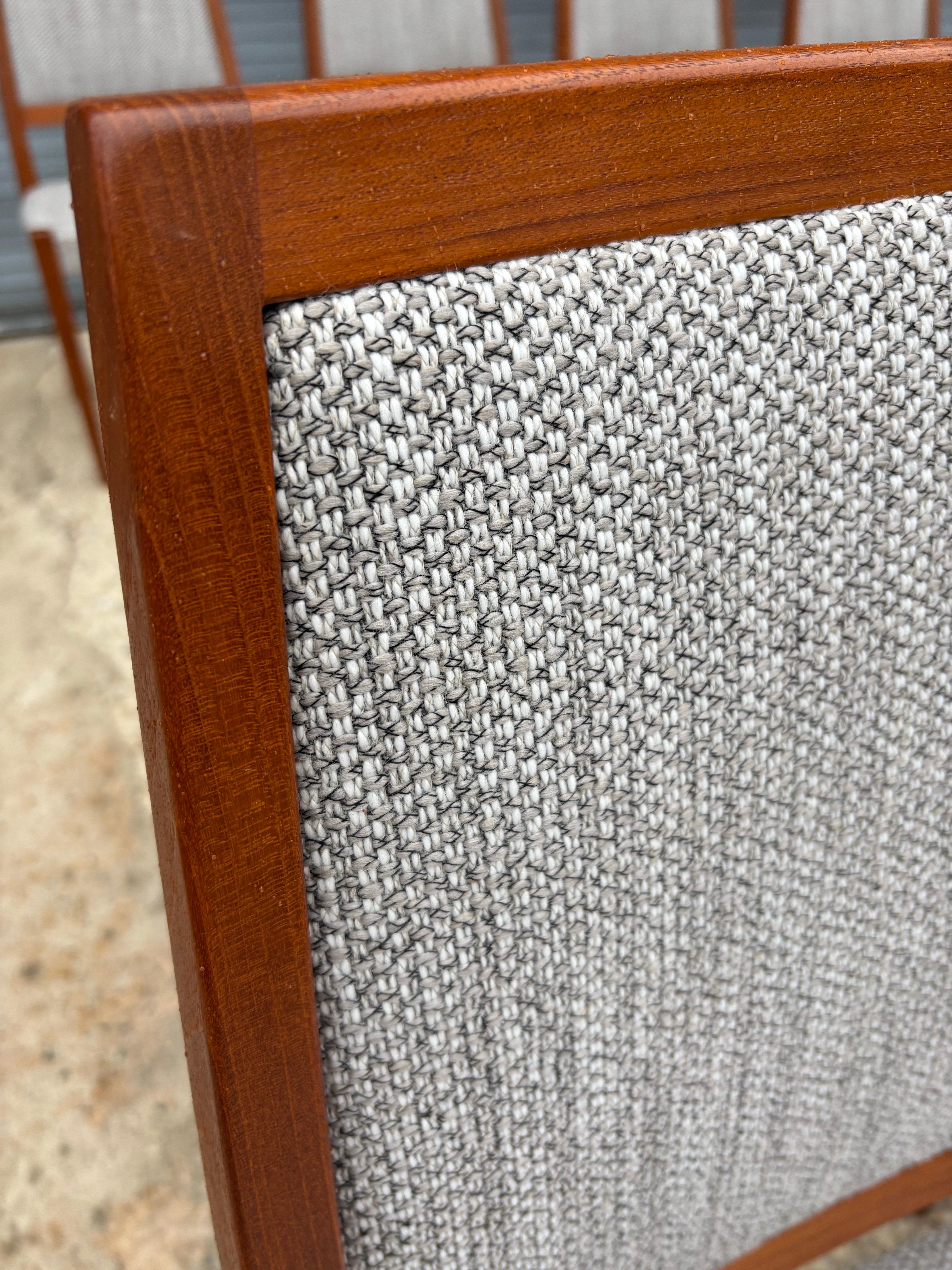 Svegards Markaryd Set di 8 sedie da pranzo imbottite in teak in vendita 4