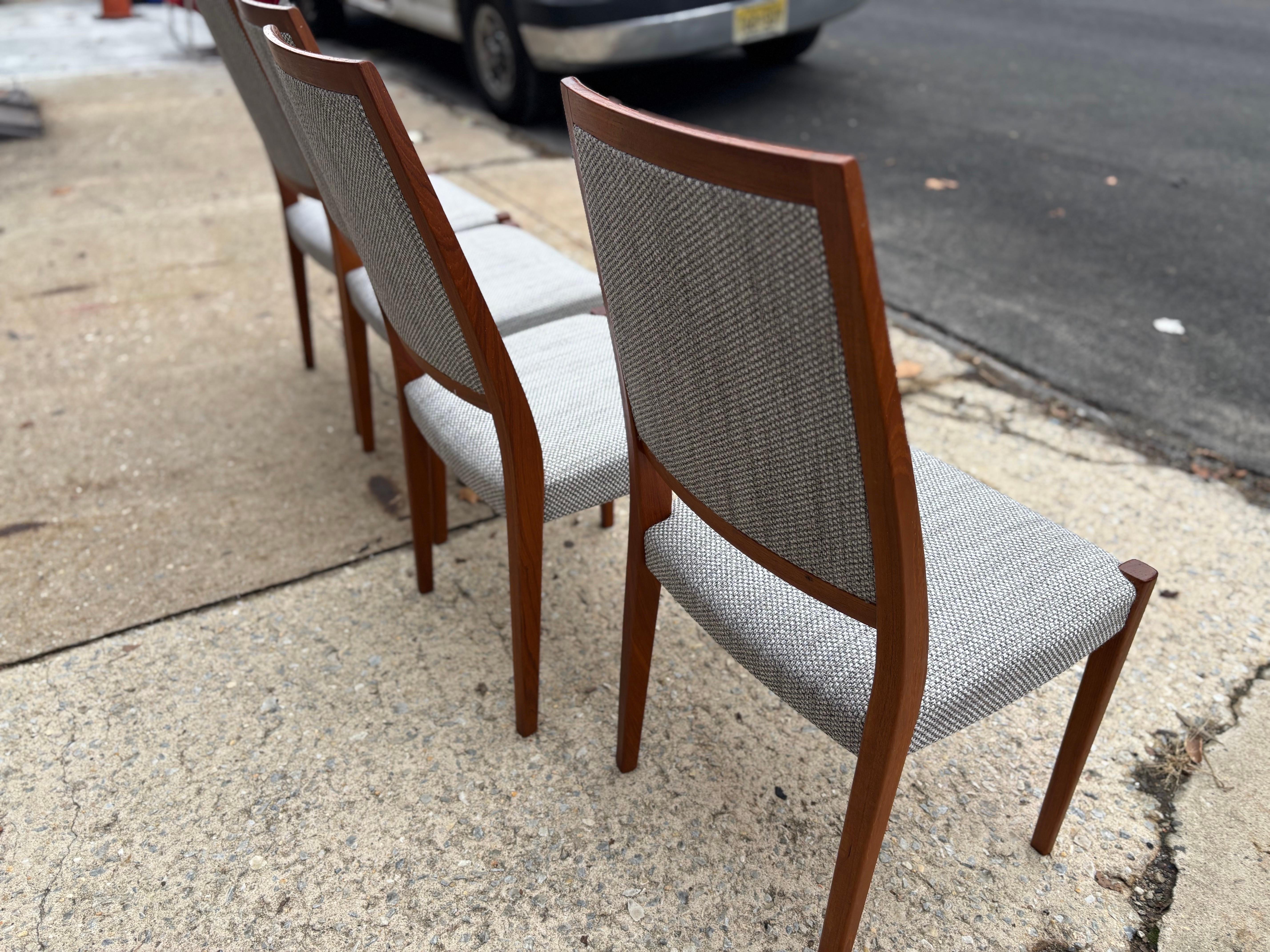 Svegards Markaryd Set di 8 sedie da pranzo imbottite in teak in vendita 6