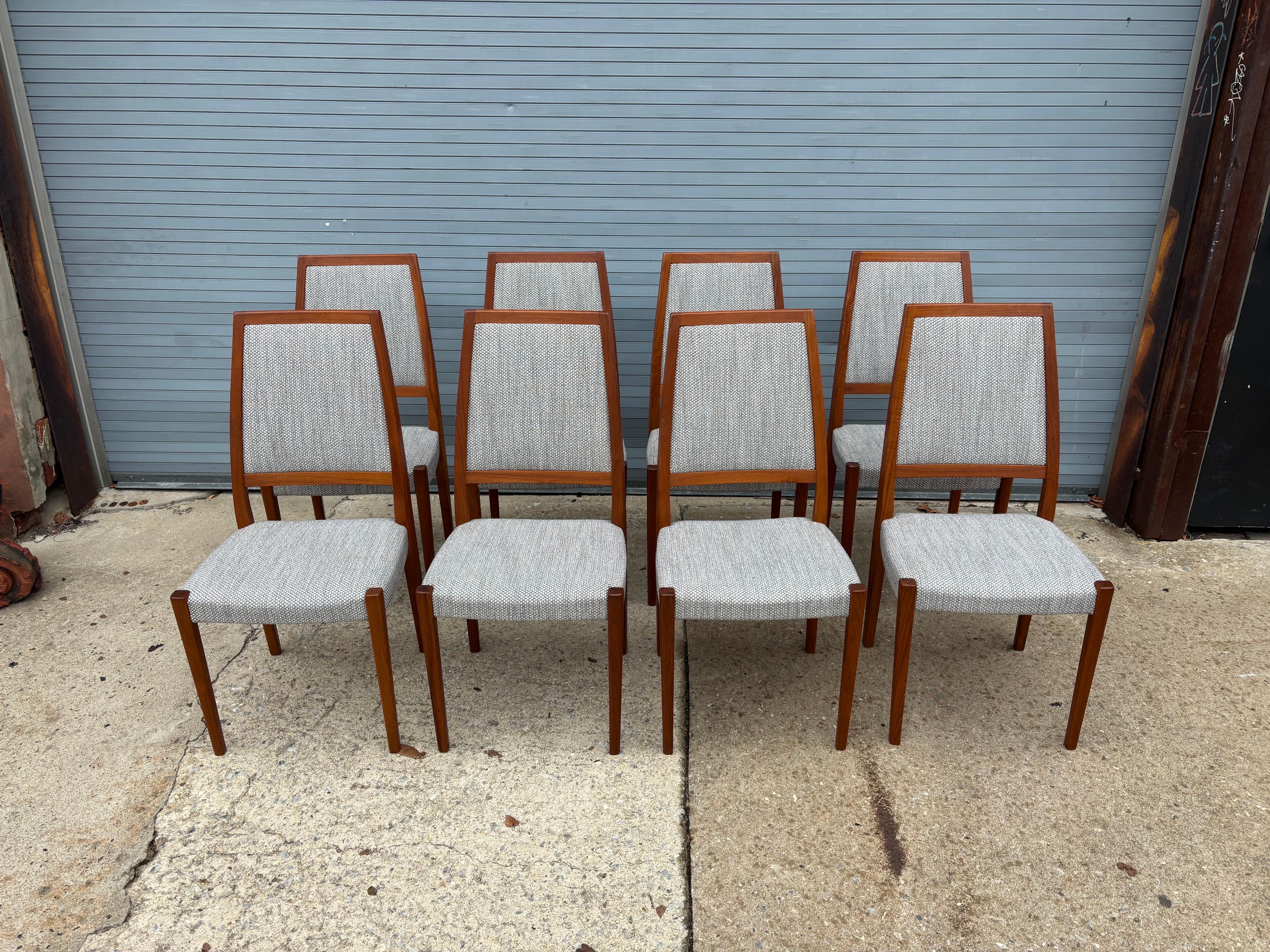 Svegards Markaryd Set di 8 sedie da pranzo imbottite in teak in vendita 7