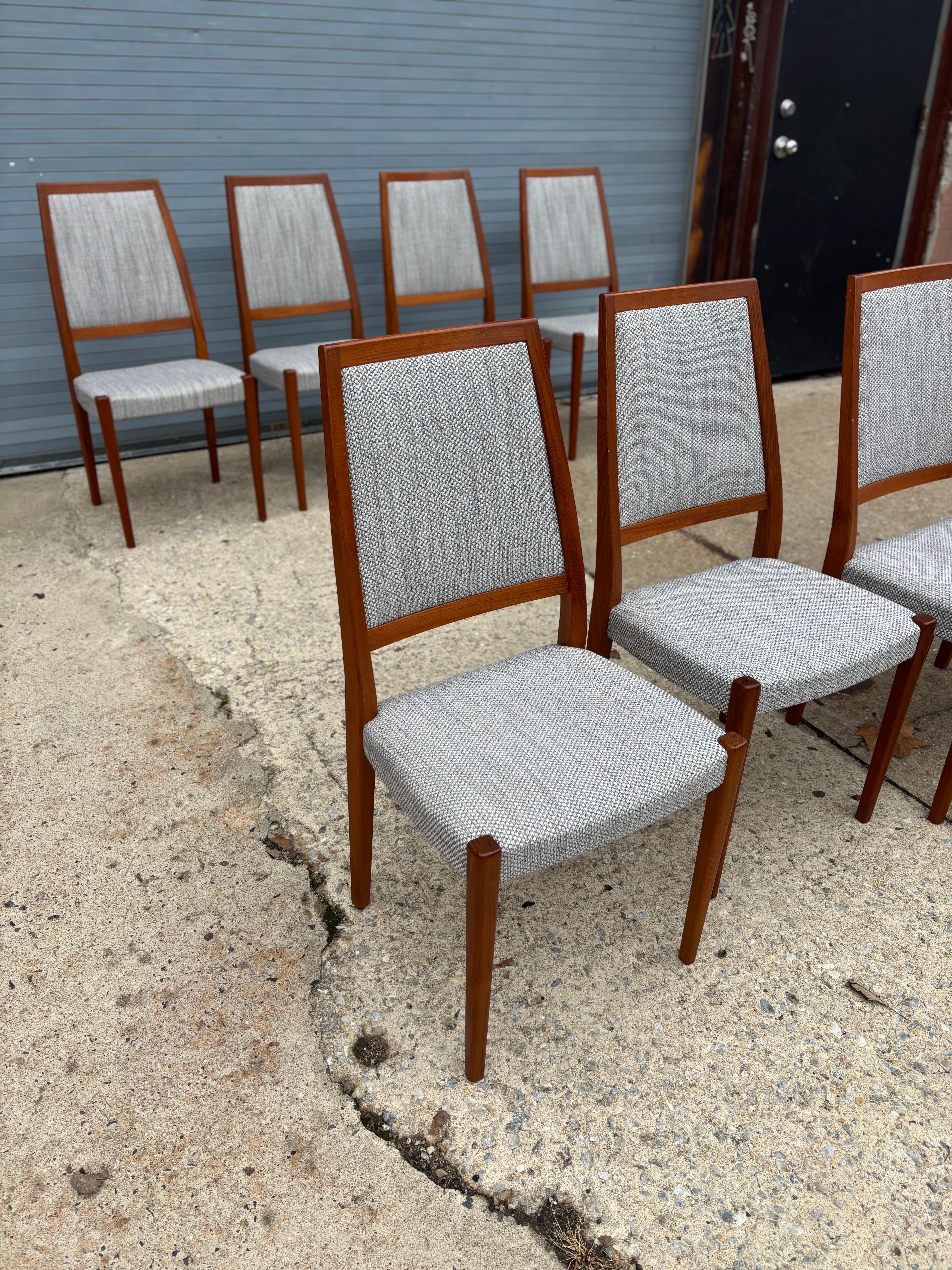 Svedese Svegards Markaryd Set di 8 sedie da pranzo imbottite in teak in vendita