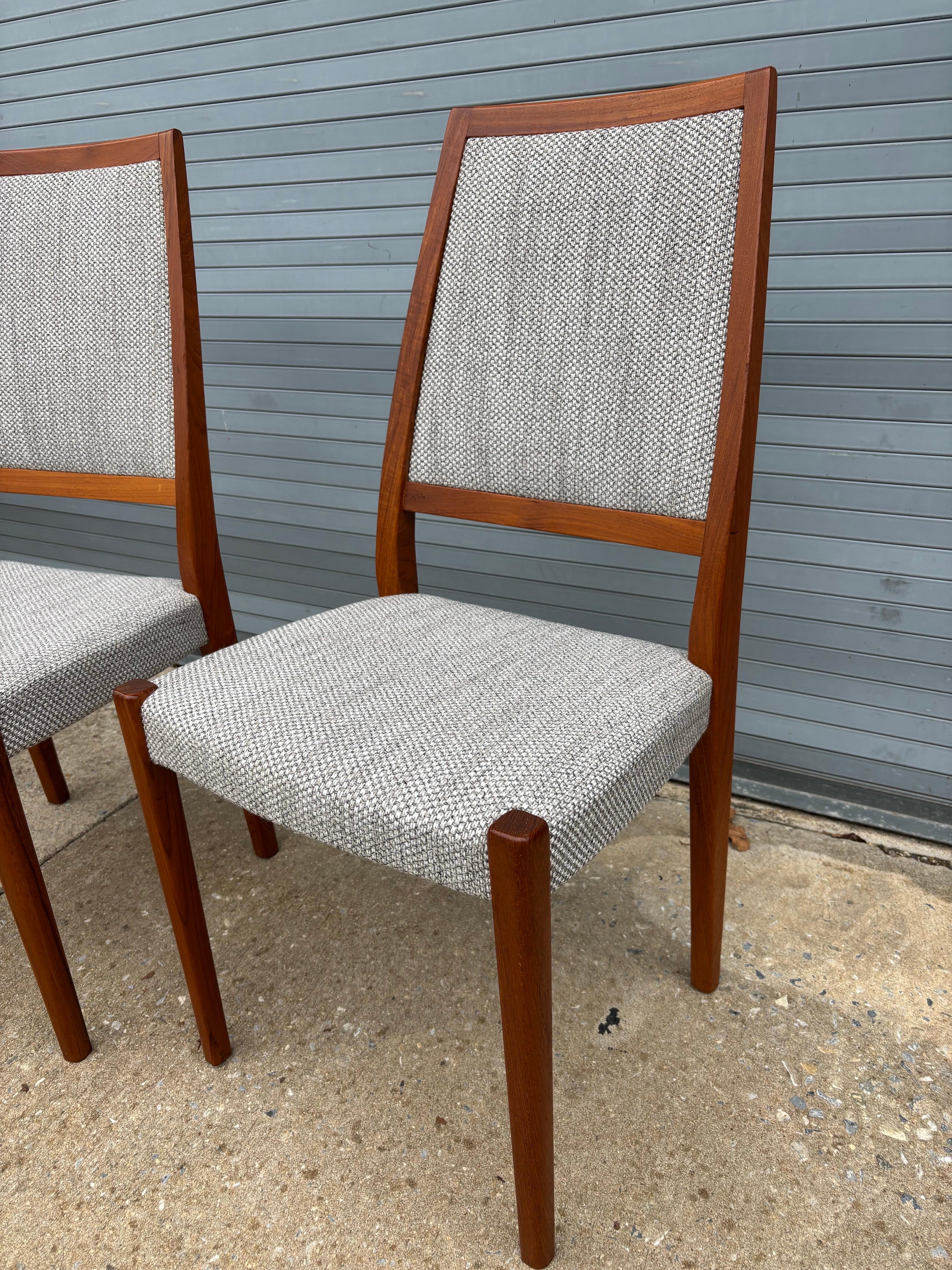 Svegards Markaryd Set di 8 sedie da pranzo imbottite in teak in vendita 2