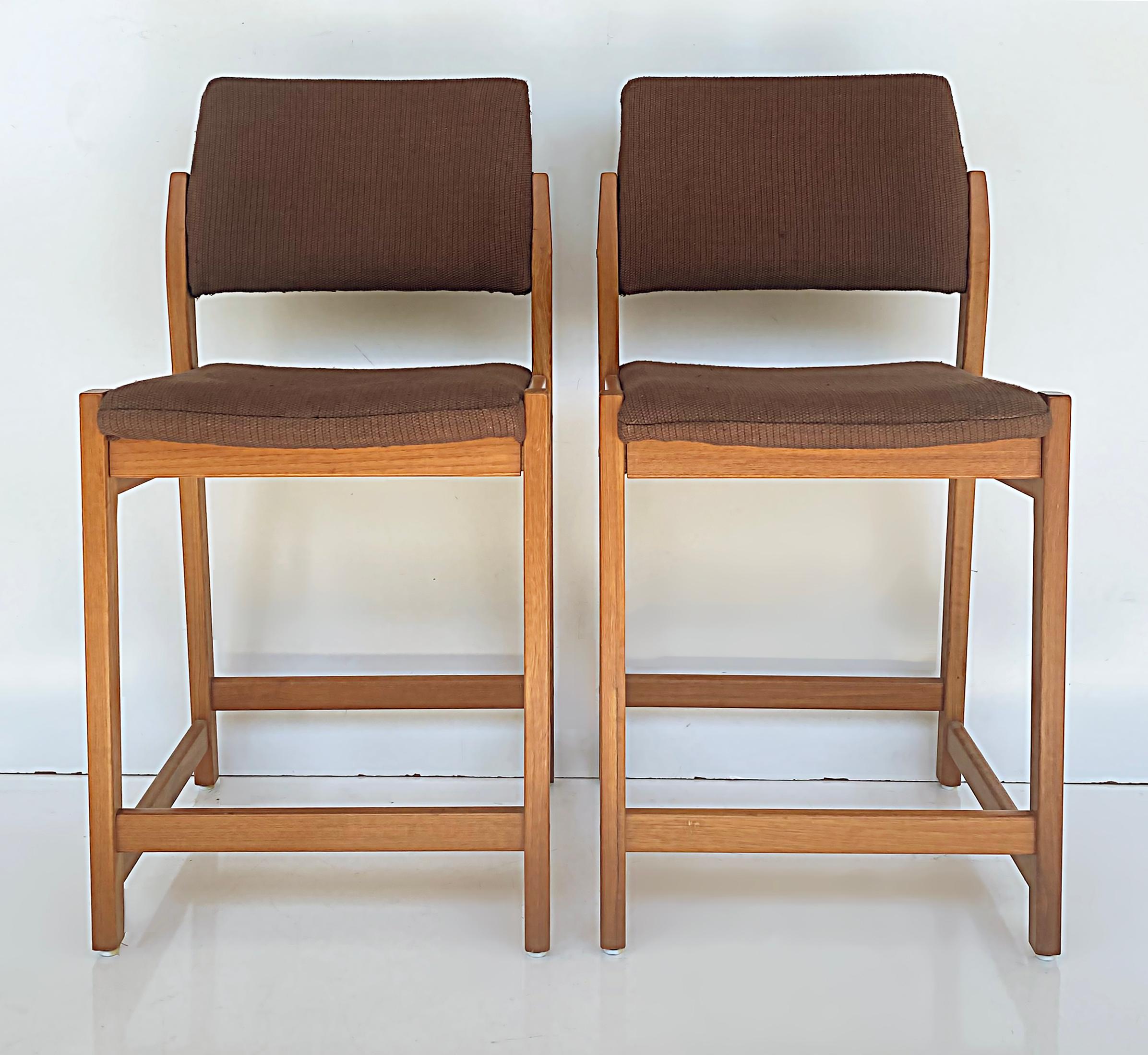 Svegards Markayrd Scandinavian Modern Counter Barstools, Newly Upholstered 

Offered for sale is a pair of Scandinavian modern counter height barstools by Svegards Markayrd. The pair is marked Svegards Markayrd Sweden on the underside of the seats