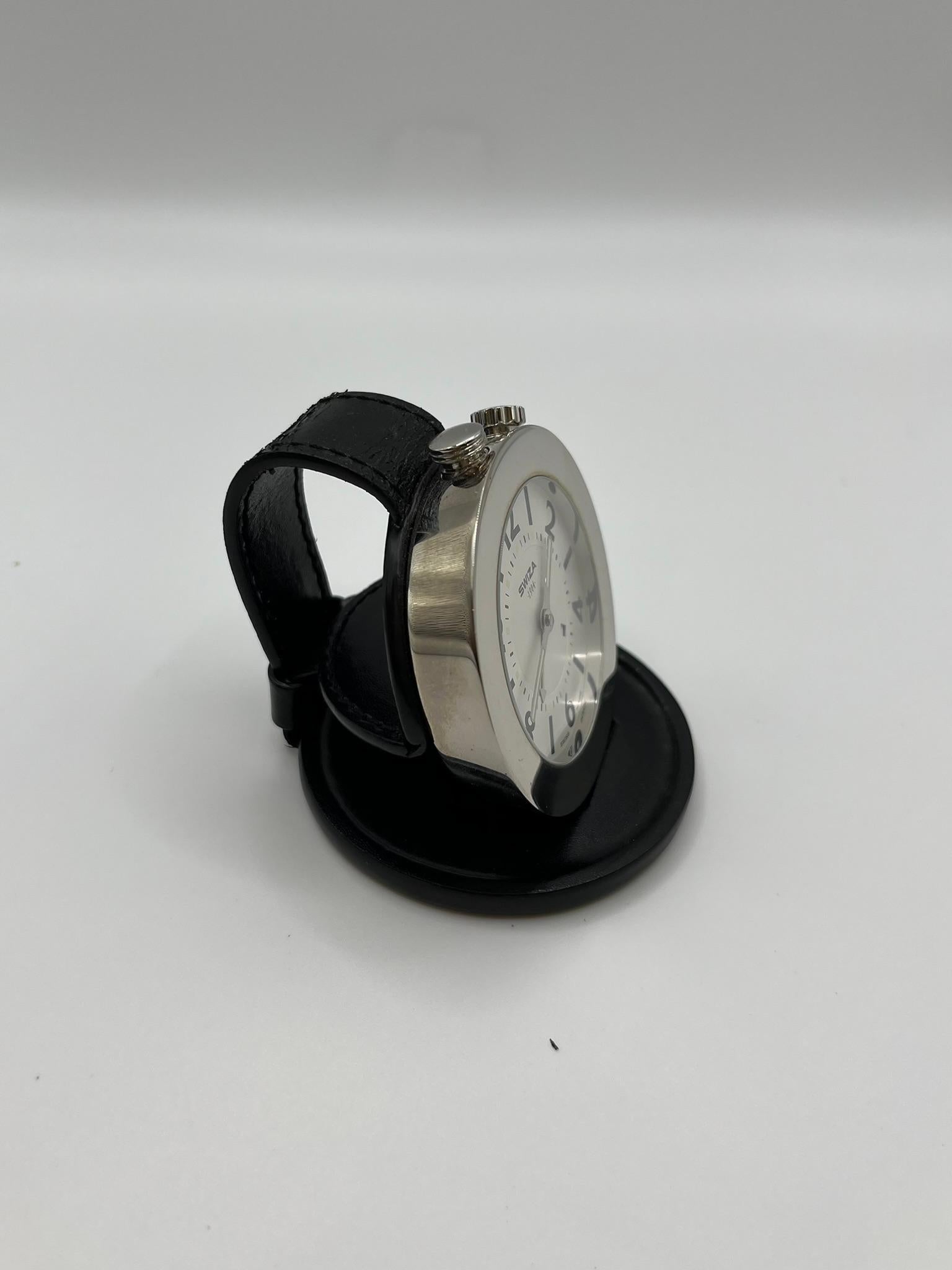 Swiza steel travel alarm clock with black leather - Swiss made In Excellent Condition For Sale In Abano Terme, IT