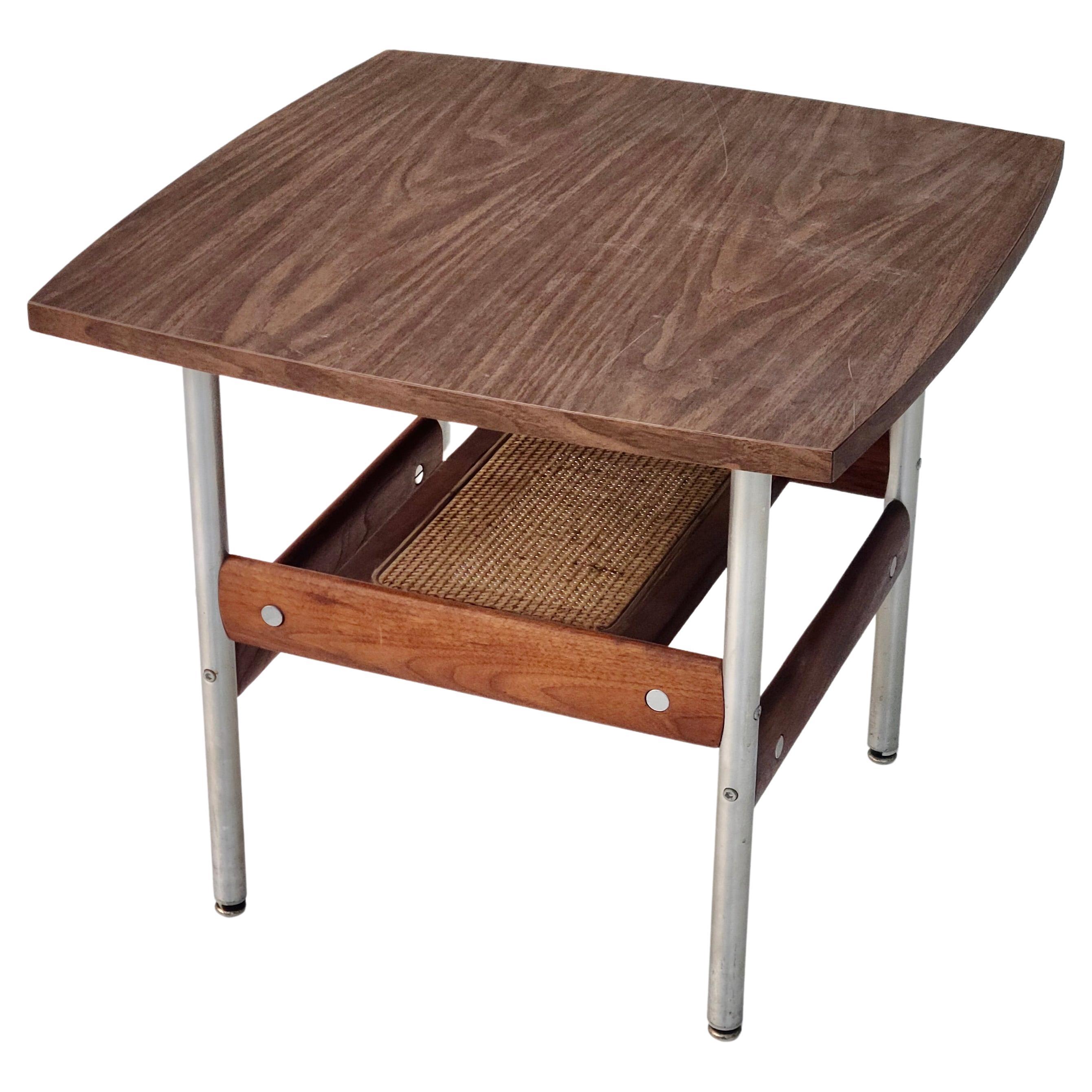 Svein Dysthe Small Walnut Side Table Norway In Good Condition For Sale In Fraser, MI
