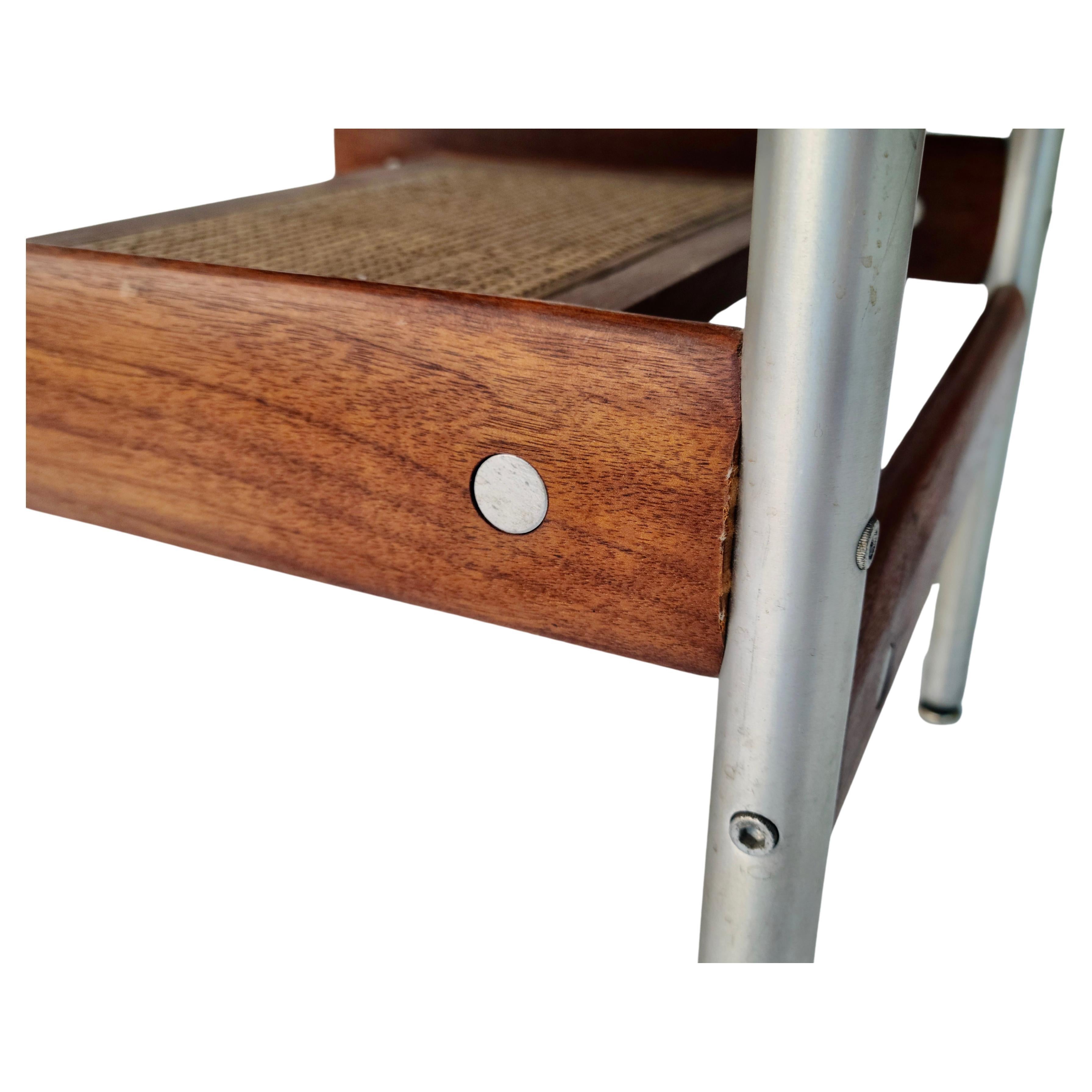 Svein Dysthe Petite table d'appoint en noyer Norvège en vente 2