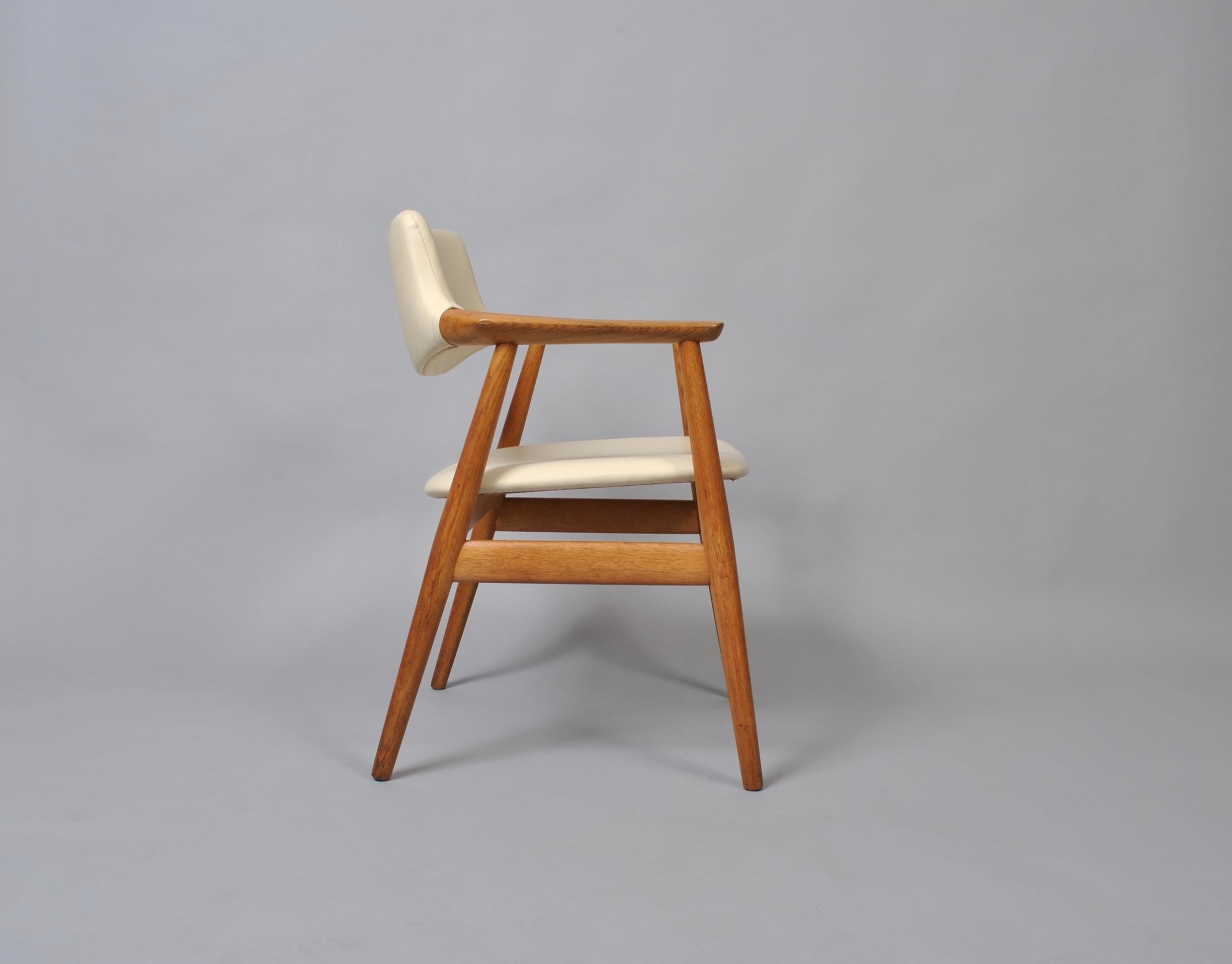 20th Century Sven Aage Eriksen Armchair, Oak and White Leather