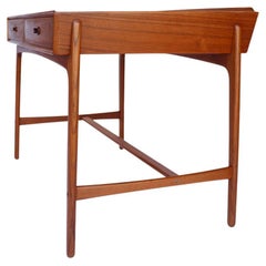 Sven Aage Madsen by Sigurd Hansens Møbelfabrik in Denmark Model 200
