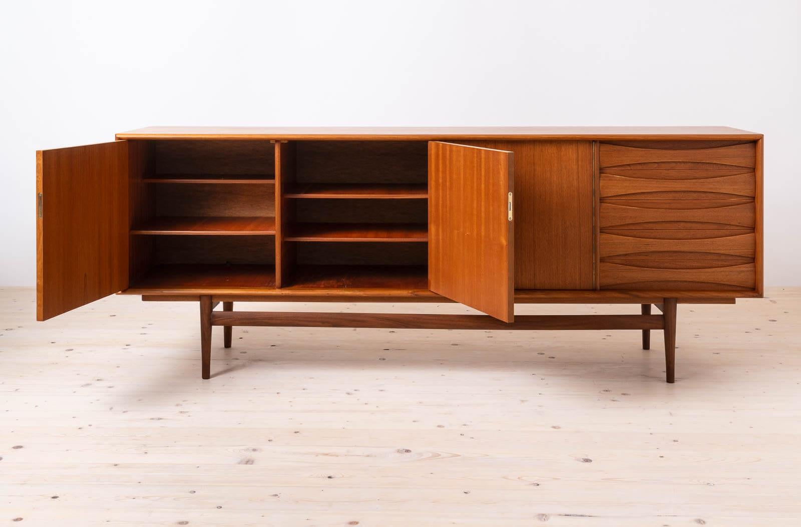 Norvegese Credenza Sven Andersen in teak, The Modern Scandinavian Modern, Mid Century Modern, anni '50 in vendita