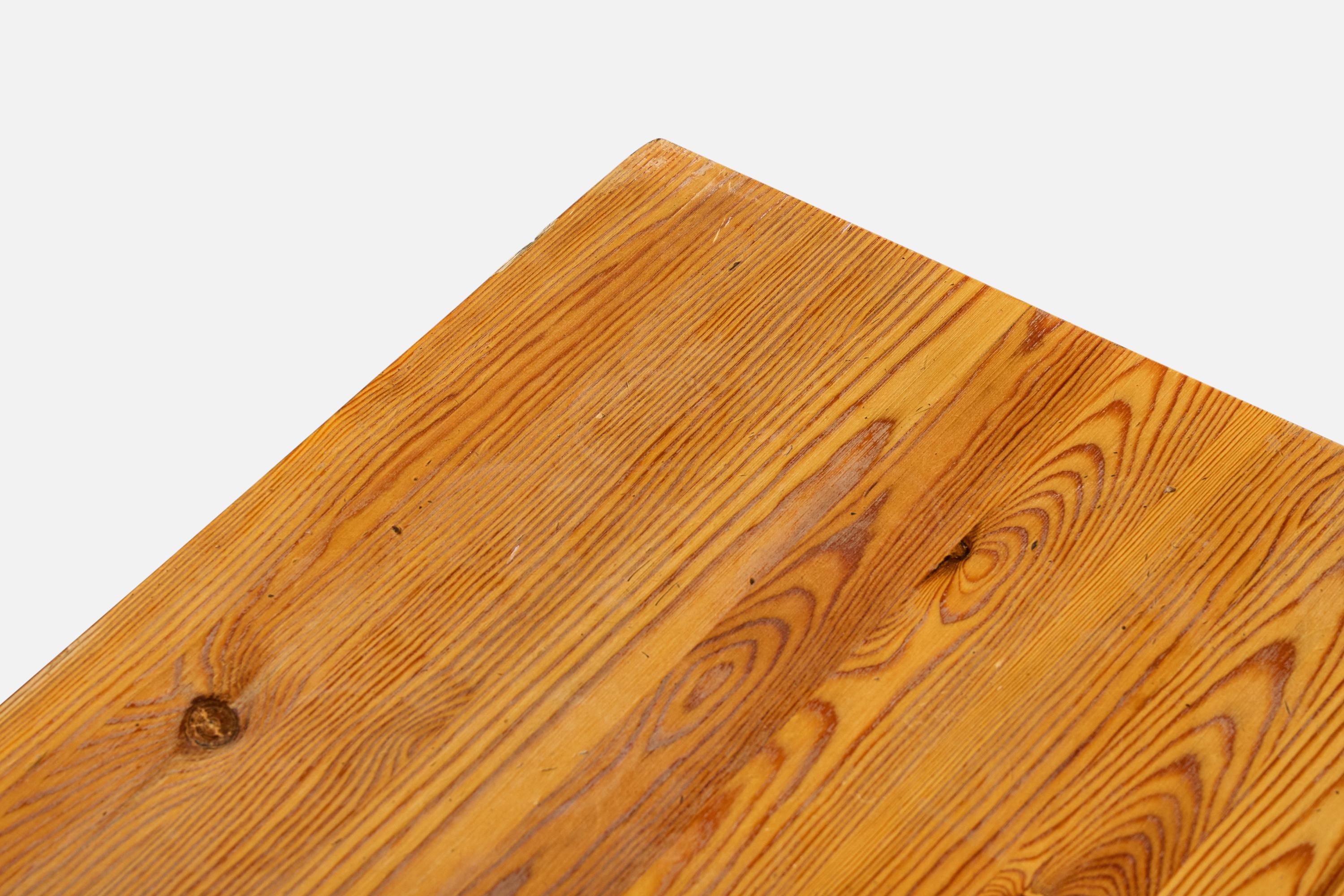 Sven & Christer Larsson Attribution, table basse, pin, Suède, années 1970 en vente 3