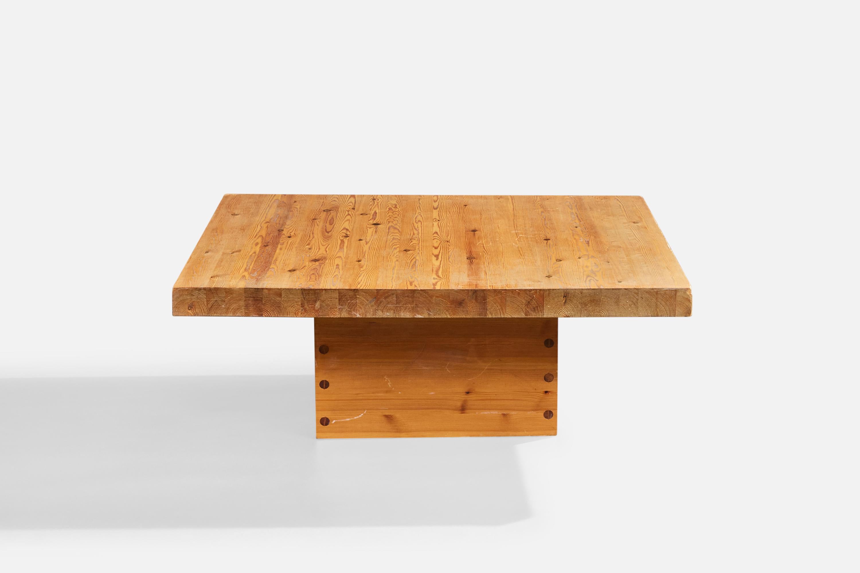 Mid-Century Modern Sven & Christer Larsson Attribution, table basse, pin, Suède, années 1970 en vente