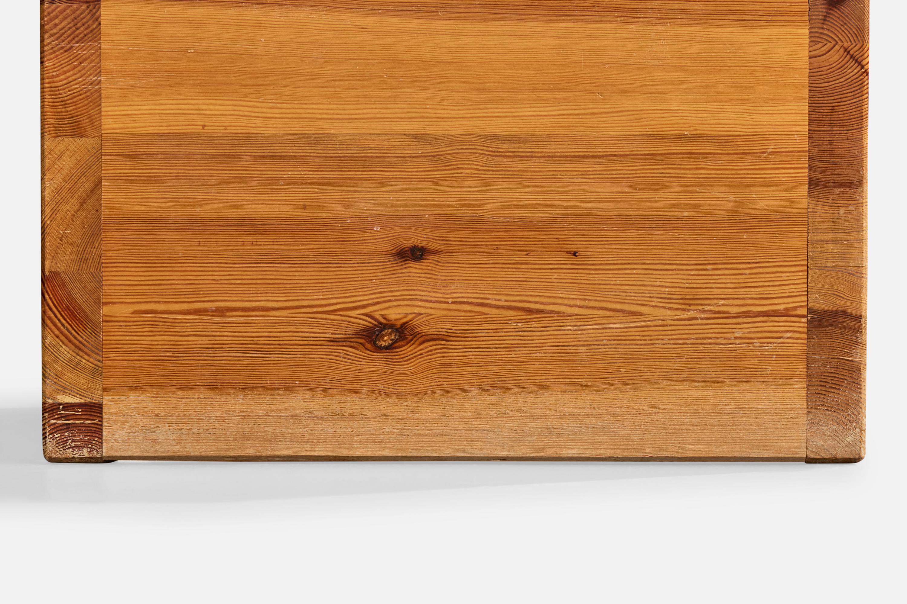 Sven & Christer Larsson Attribution, table basse, pin, Suède, années 1970 en vente 1
