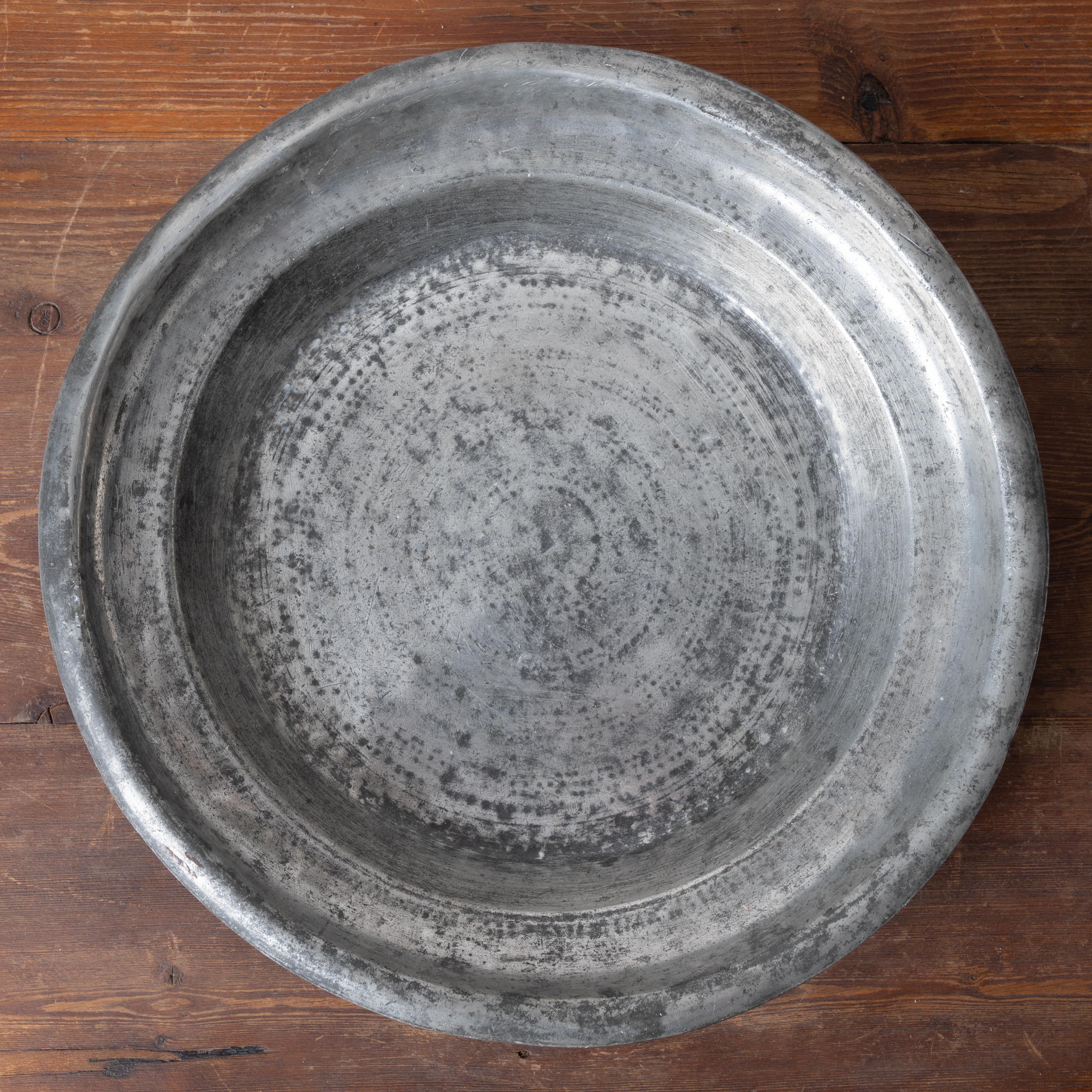 Sven Ekström, Norrköping pewter plate, second quarter 19th century.



13 inches wide by 2 ¼ inches tall



