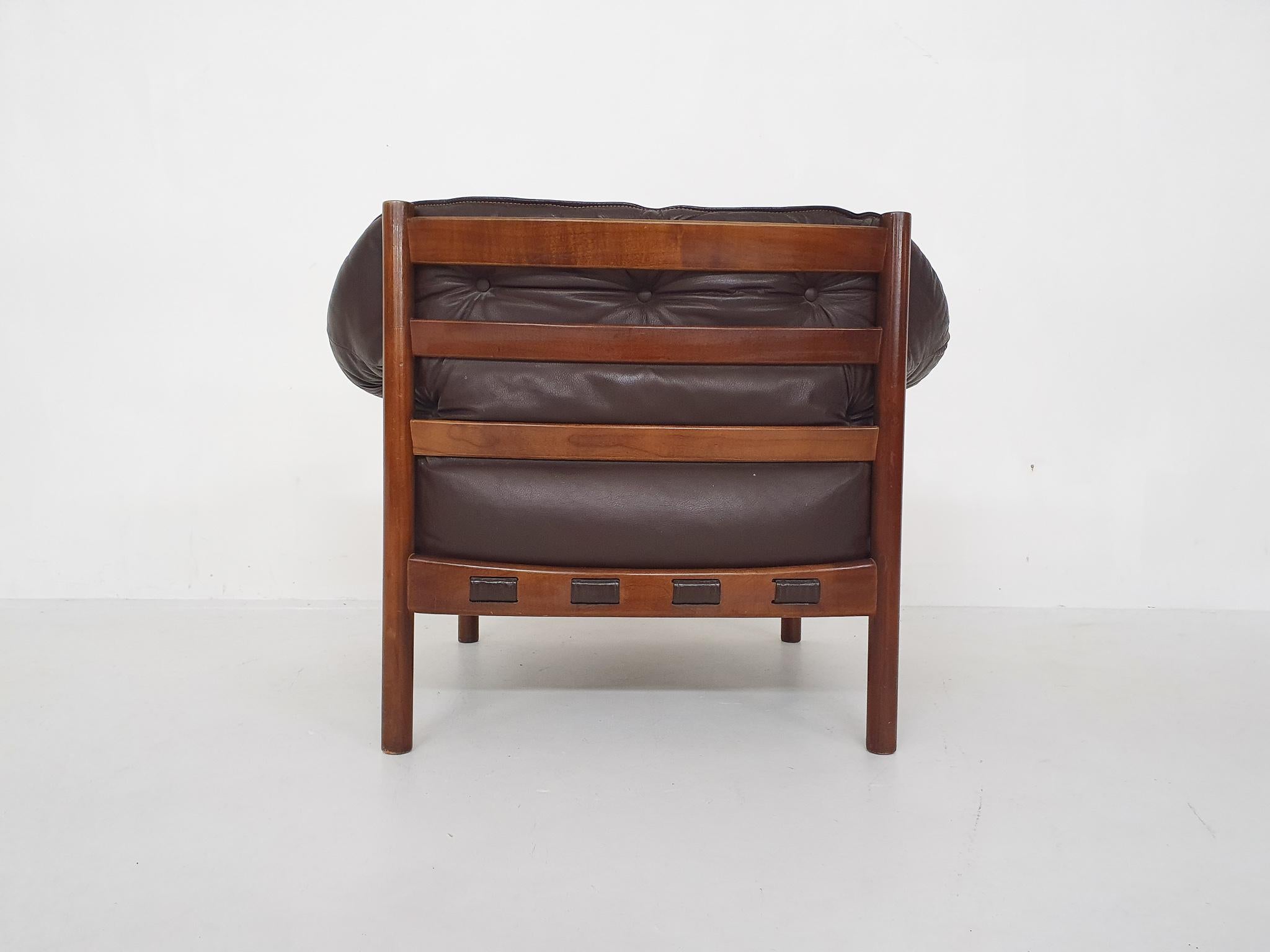 Sven Ellekaer for Coja Leather Lounge Chair, Denmark, 1960's In Good Condition In Amsterdam, NL