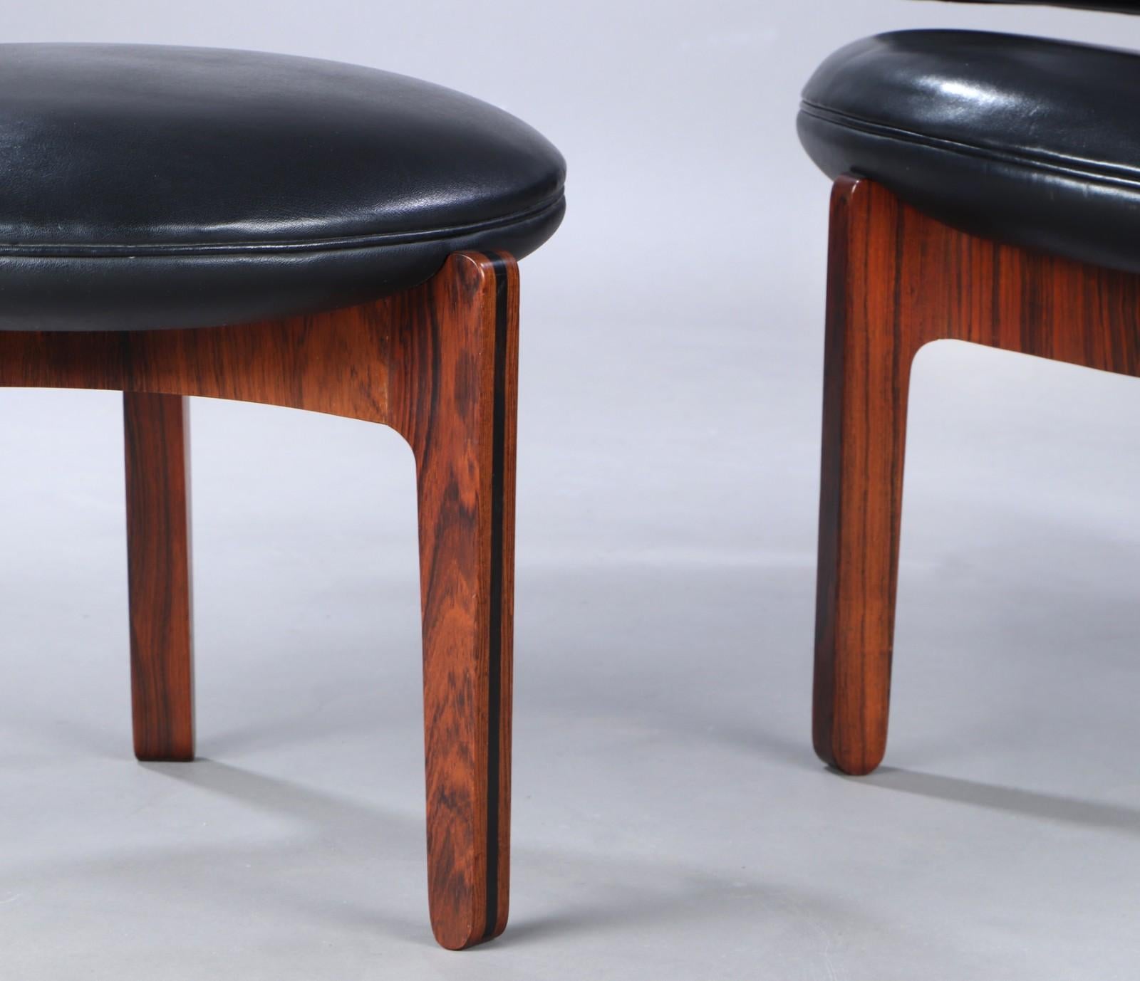 Sven Ellekaer 3 legs Lounge chair and footstool for Mobelfabrik Denmark 1960 In Good Condition In Paris, FR