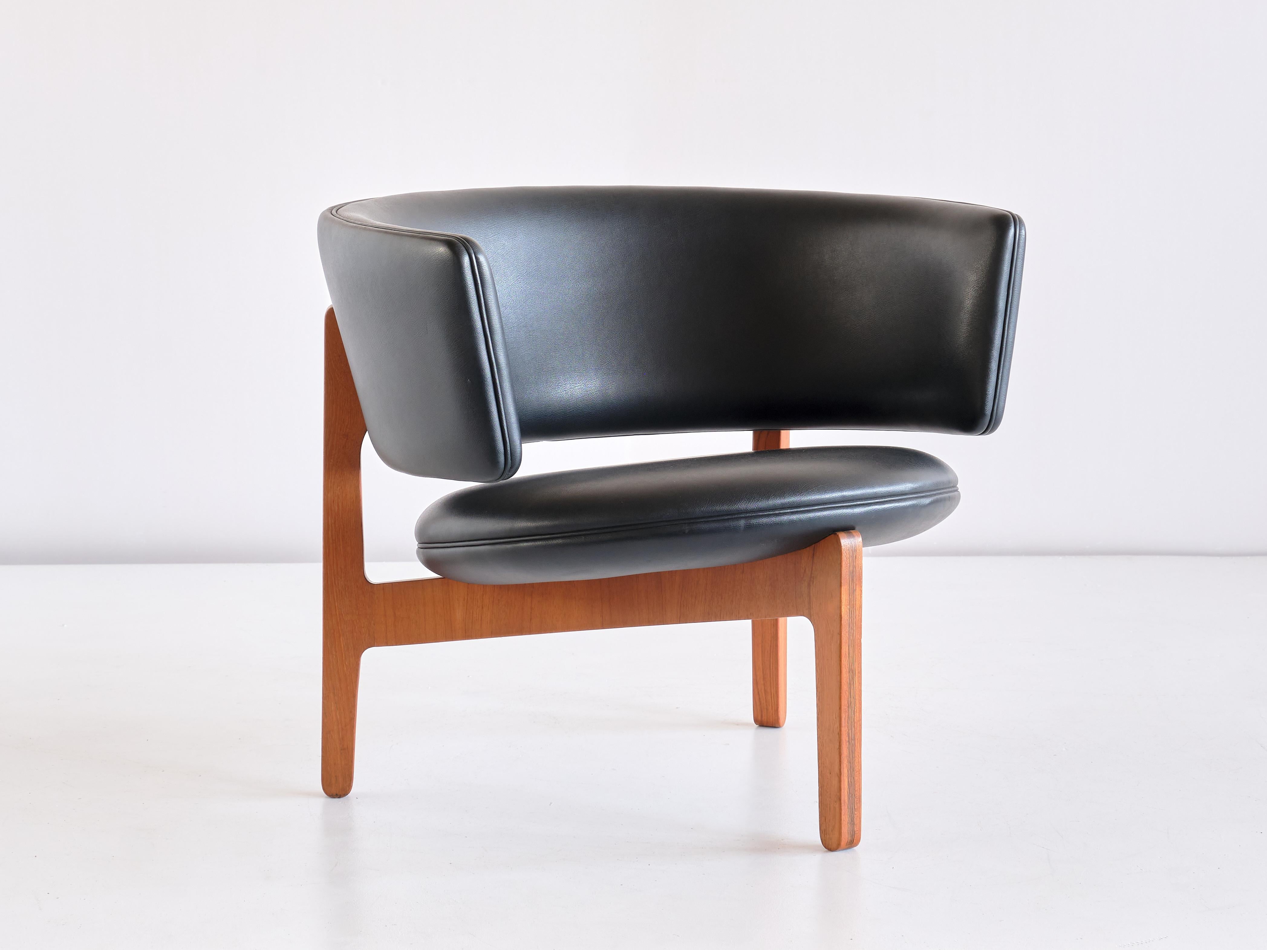 Sven Ellekaer Three Legged Lounge Chair, Christian Linneberg, Denmark, 1962 For Sale 4