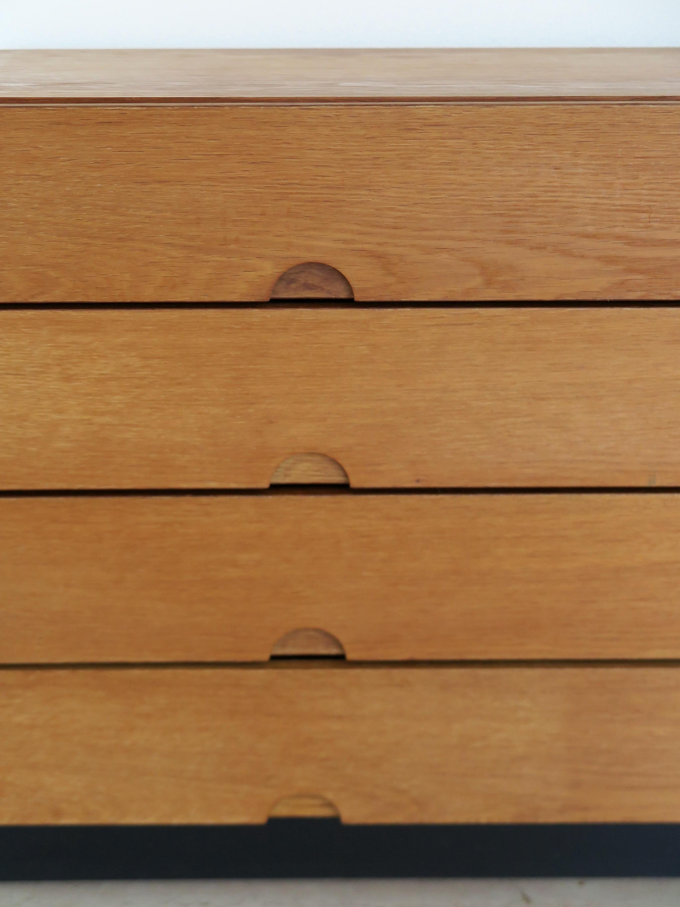 Sven Ellekar pour Bramin Mobler Commode scandinave en Oak Oak, Danemark années 1960 en vente 5