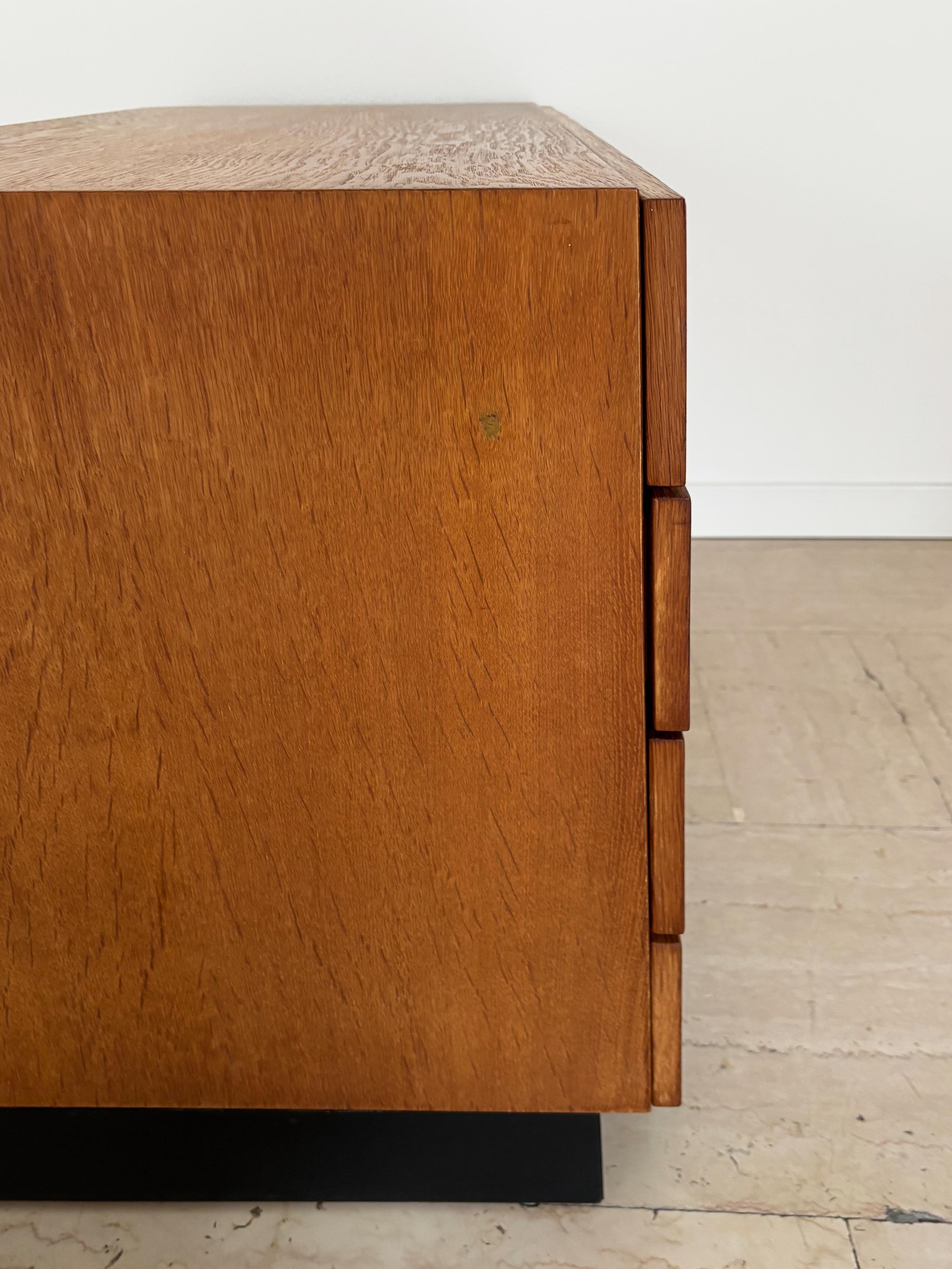 Sven Ellekar pour Bramin Mobler Commode scandinave en Oak Oak, Danemark années 1960 en vente 3